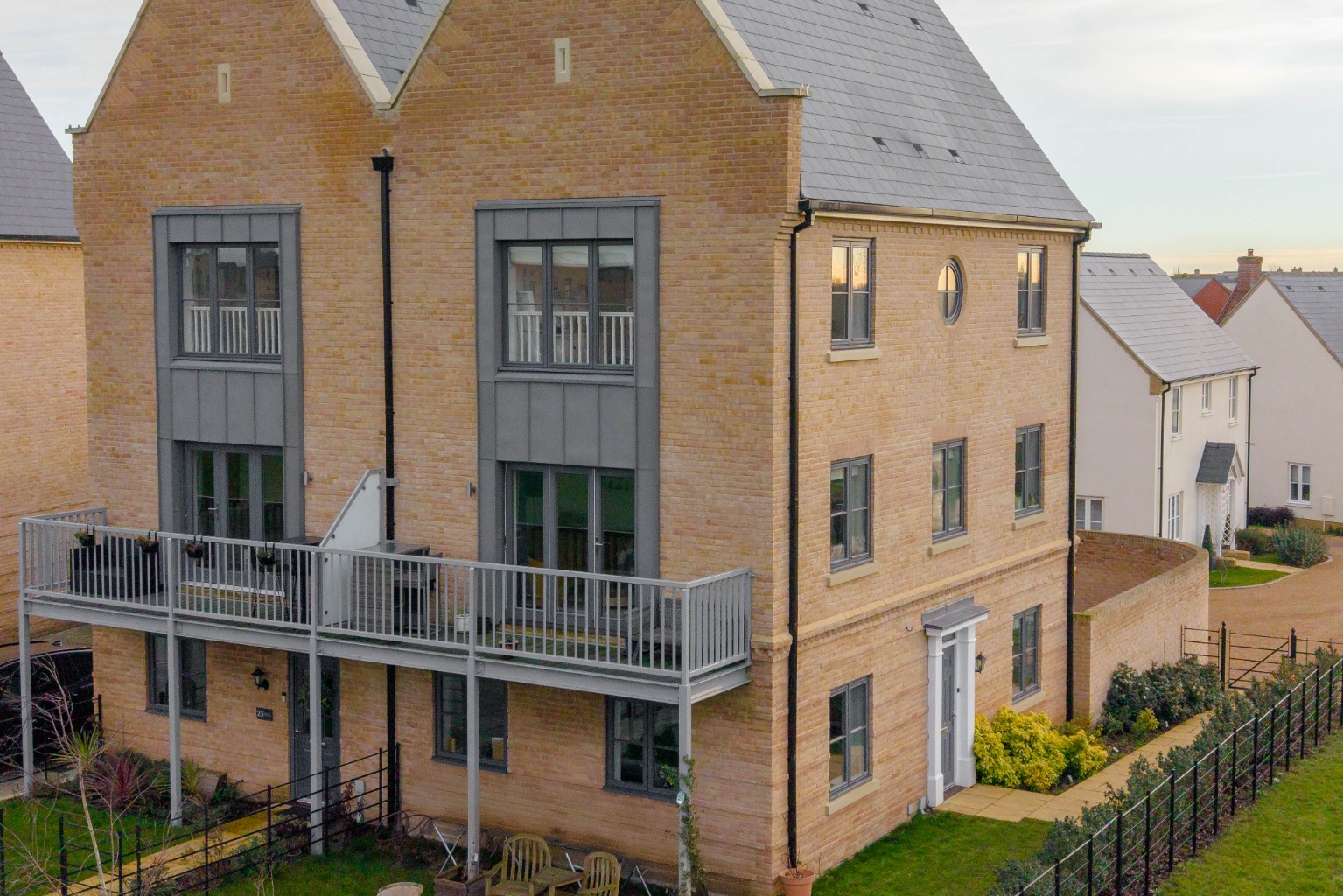 4 bed semi-detached house for sale in Geldart Way, Cambridgeshire - Property Image 1