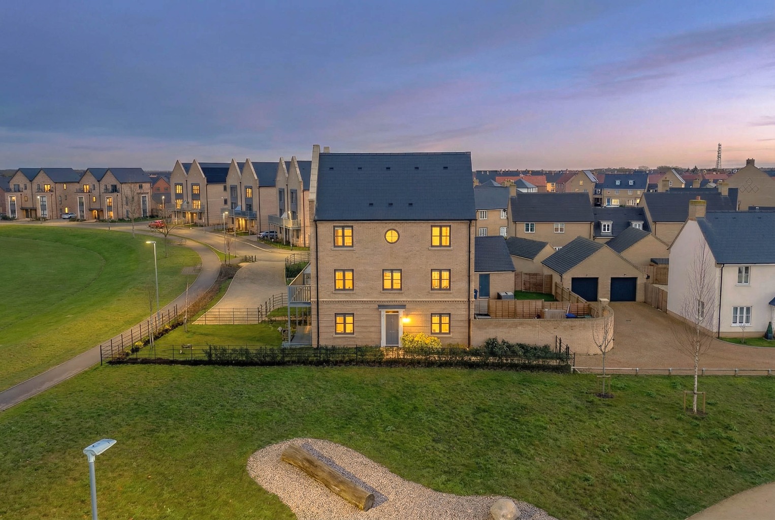 4 bed semi-detached house for sale in Geldart Way, Cambridgeshire  - Property Image 25