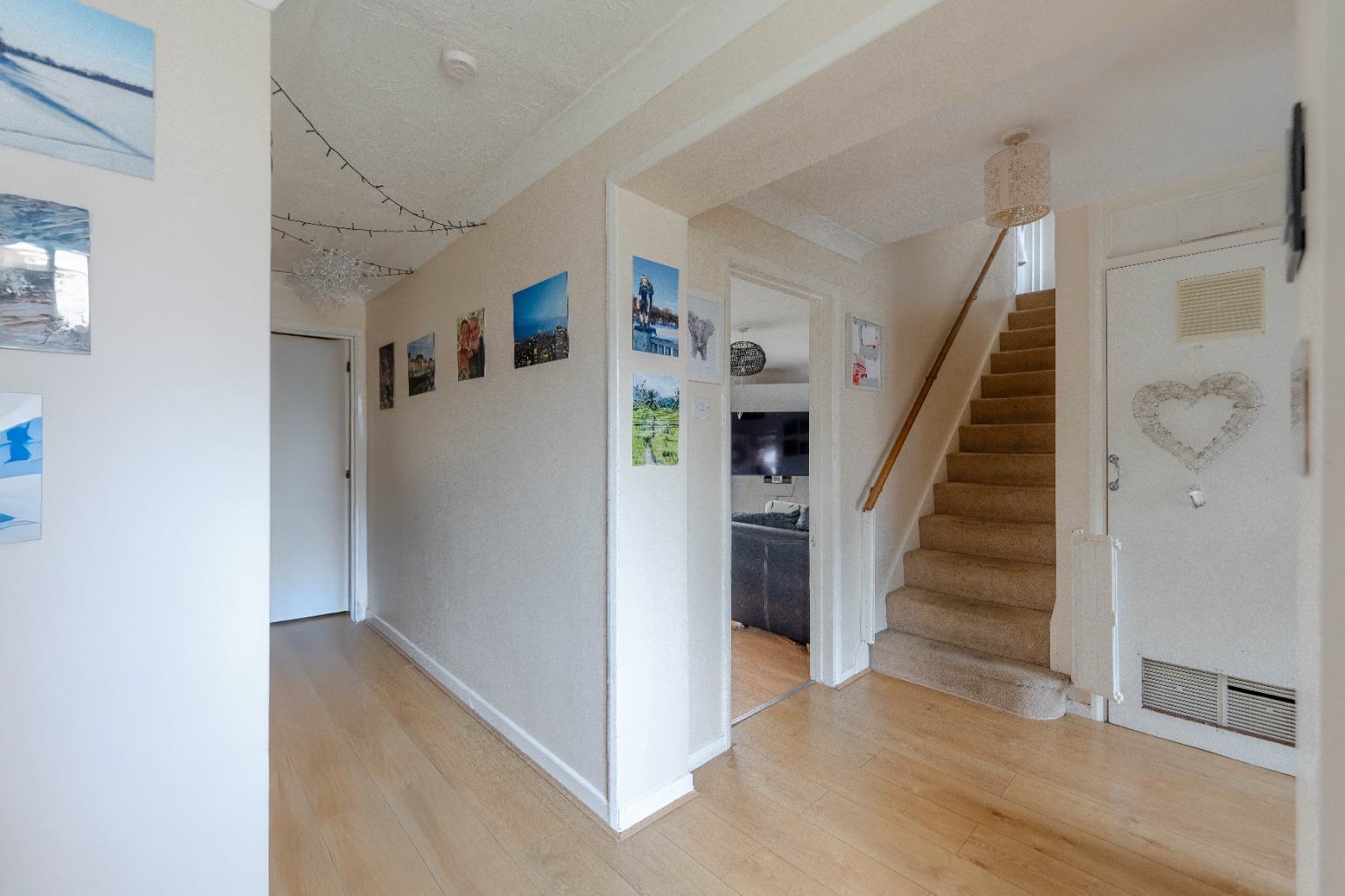 4 bed semi-detached house for sale in Bramble End, Cambridgeshire  - Property Image 2