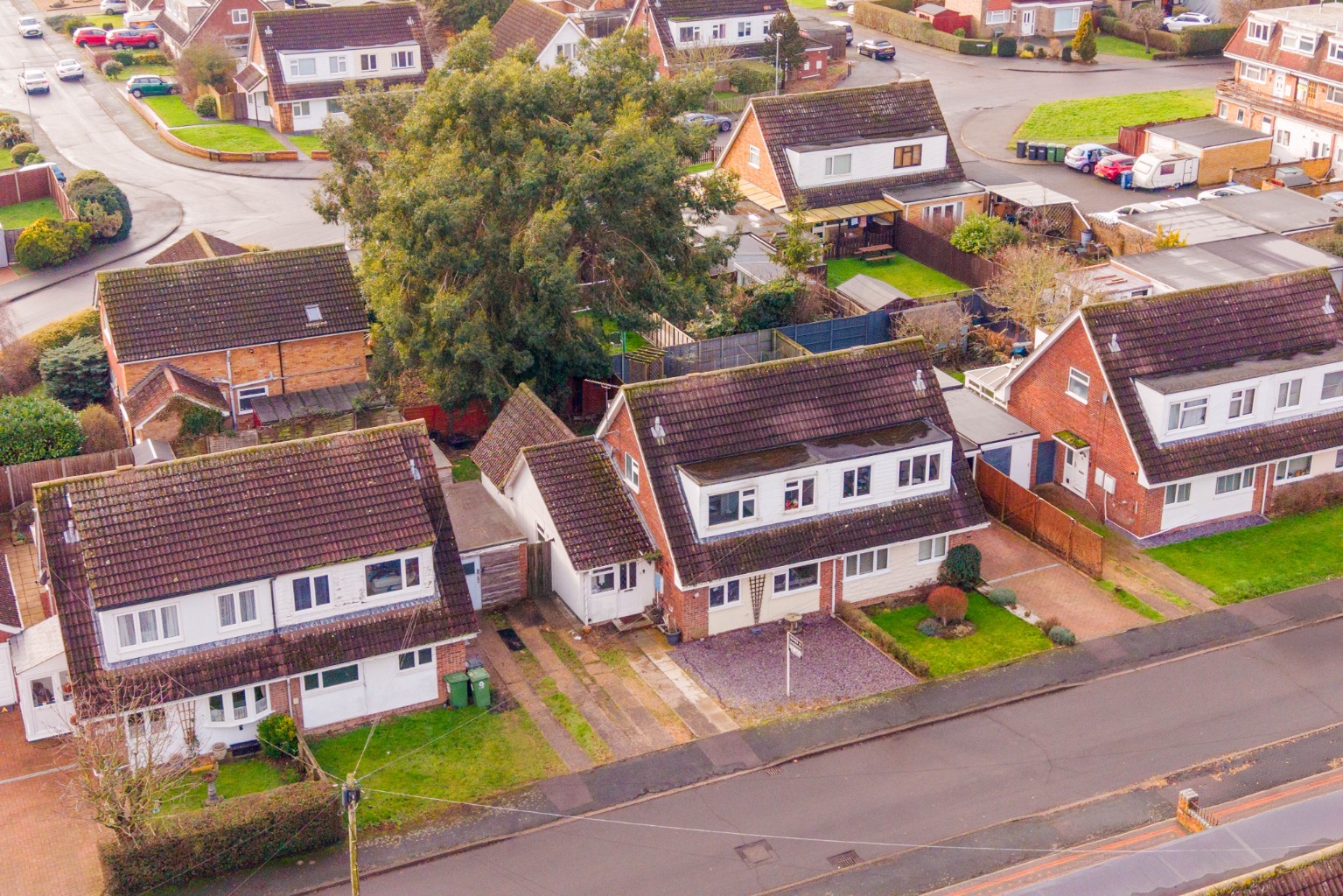 4 bed semi-detached house for sale in Bramble End, Cambridgeshire  - Property Image 1