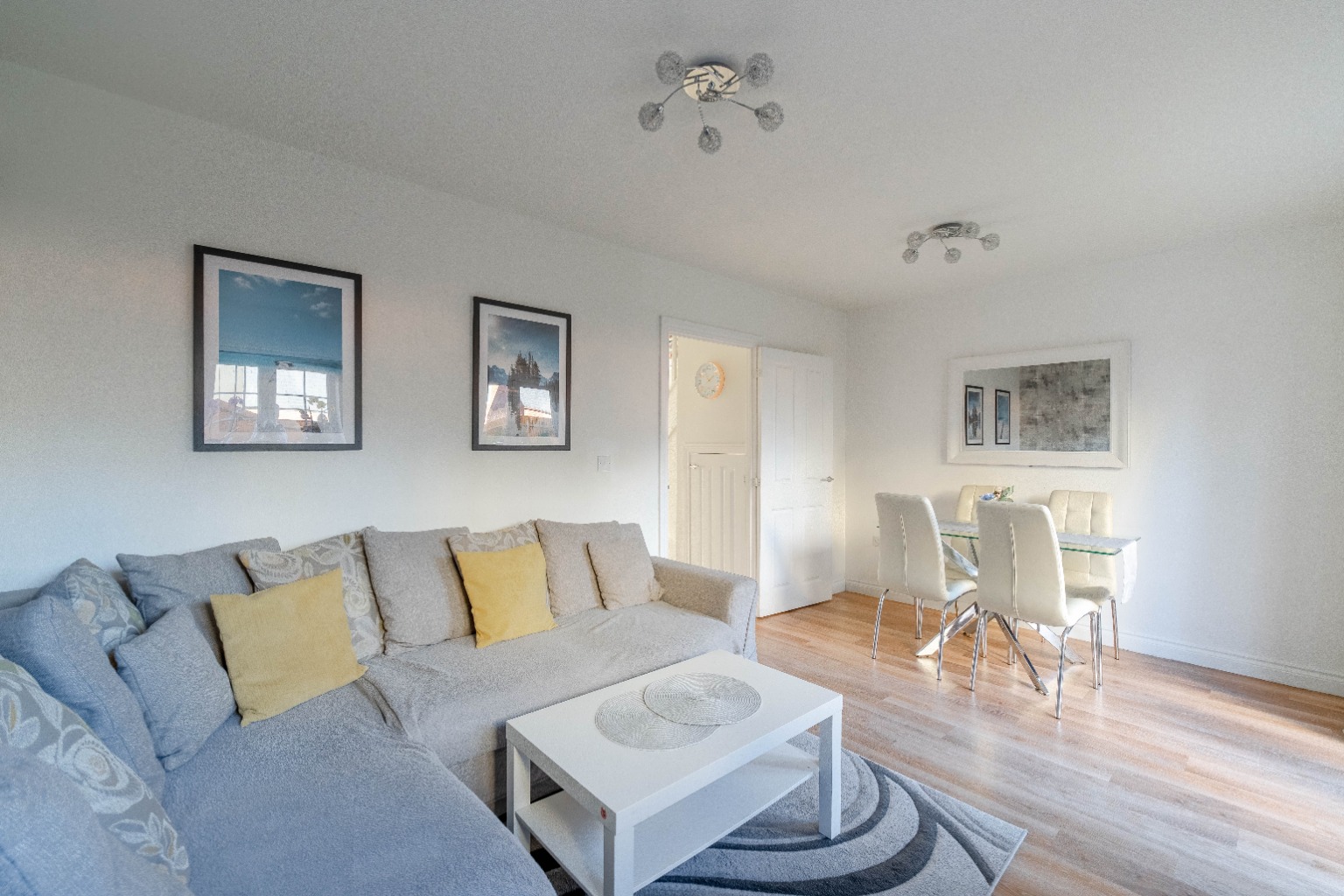 3 bed terraced house for sale in Hetley Close, Cambridgeshire  - Property Image 3