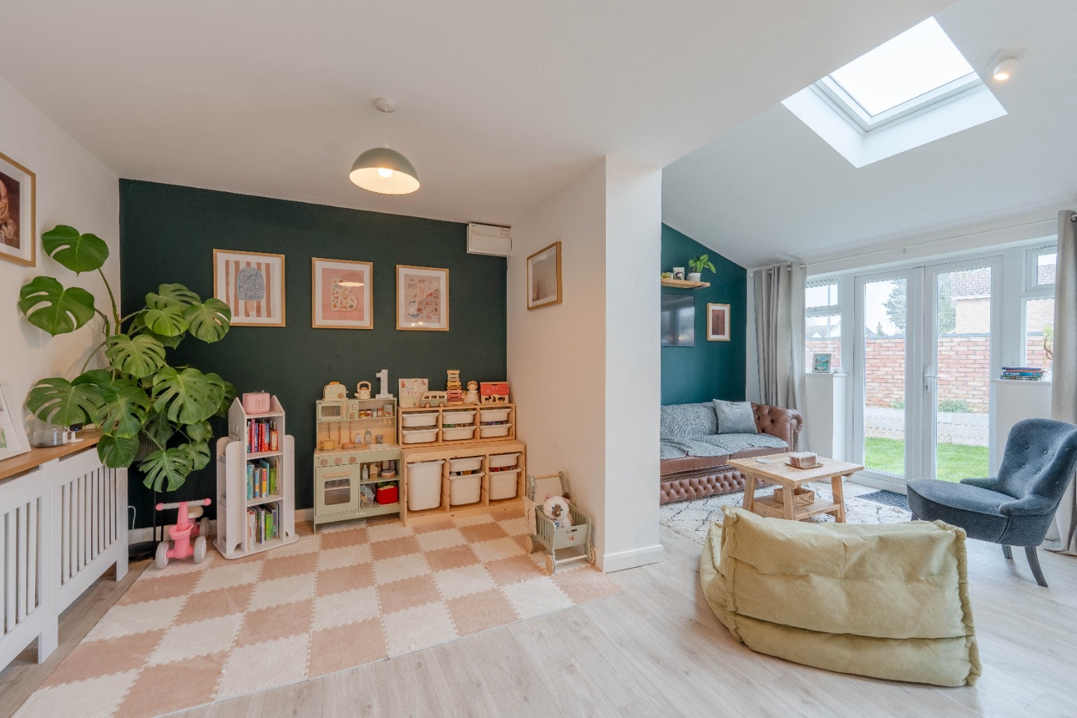 3 bed semi-detached house for sale in Abbott Close, Huntingdon 2