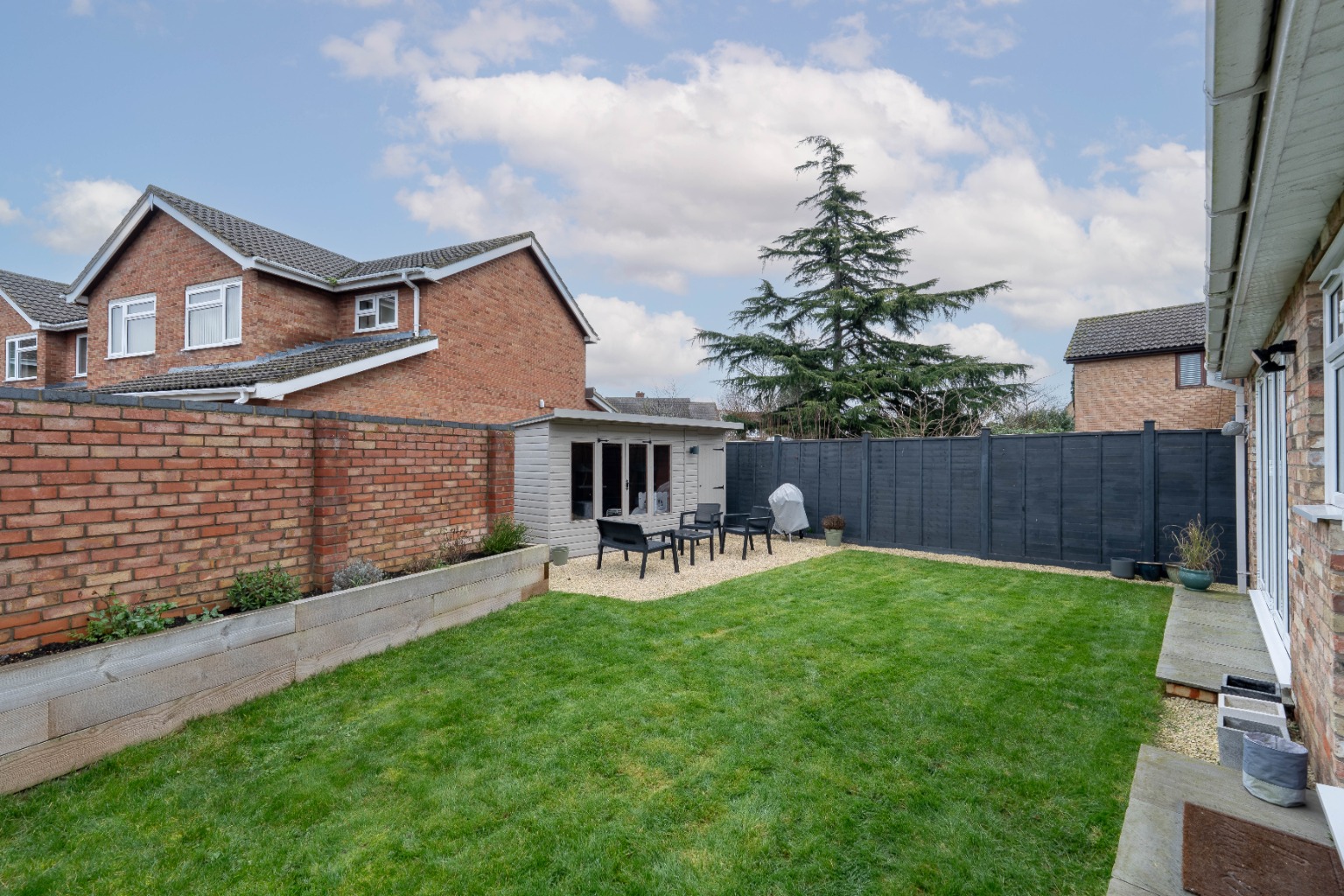3 bed semi-detached house for sale in Abbott Close, Huntingdon 18