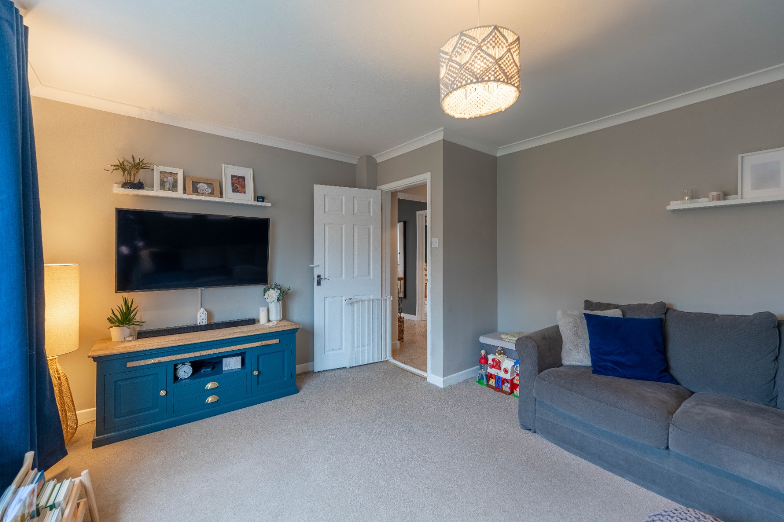 3 bed semi-detached house for sale in Abbott Close, Huntingdon 5