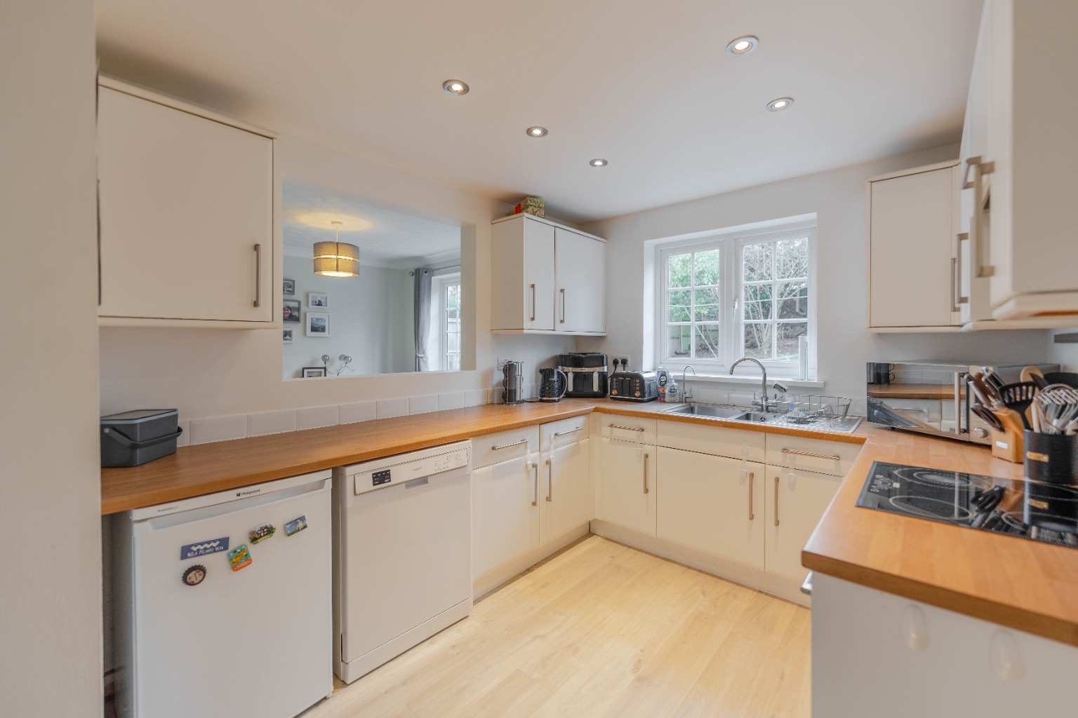 3 bed detached house for sale in Hamden Way, Cambridge  - Property Image 5
