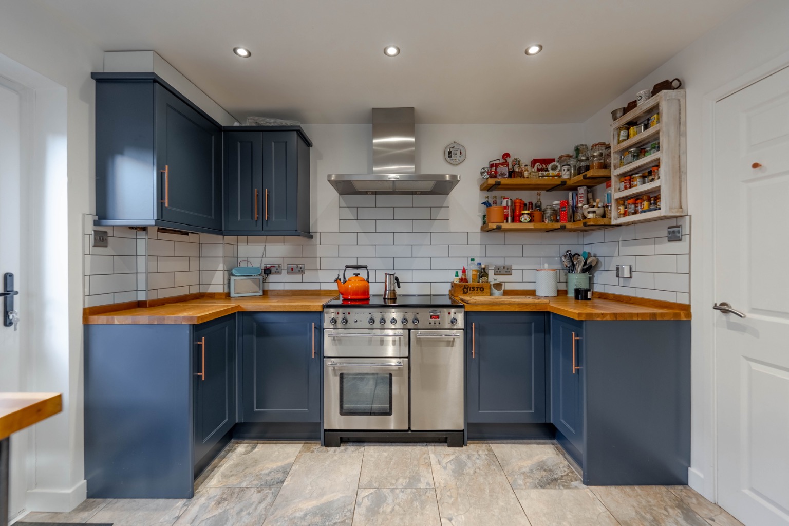 4 bed link detached house for sale in Pipers Lane, Huntingdon  - Property Image 2