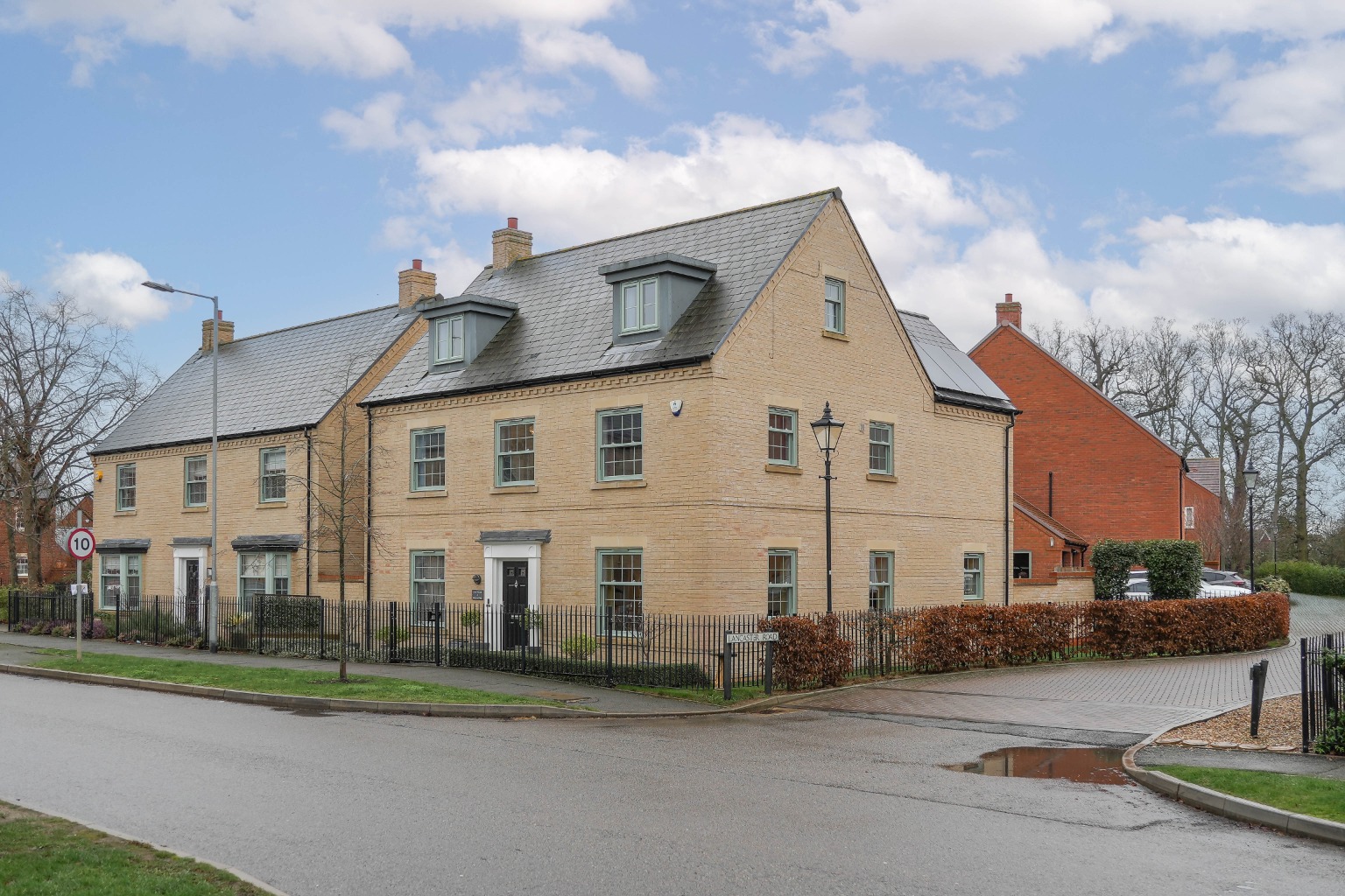 5 bed detached house for sale in Central Avenue, Cambridgeshire  - Property Image 1