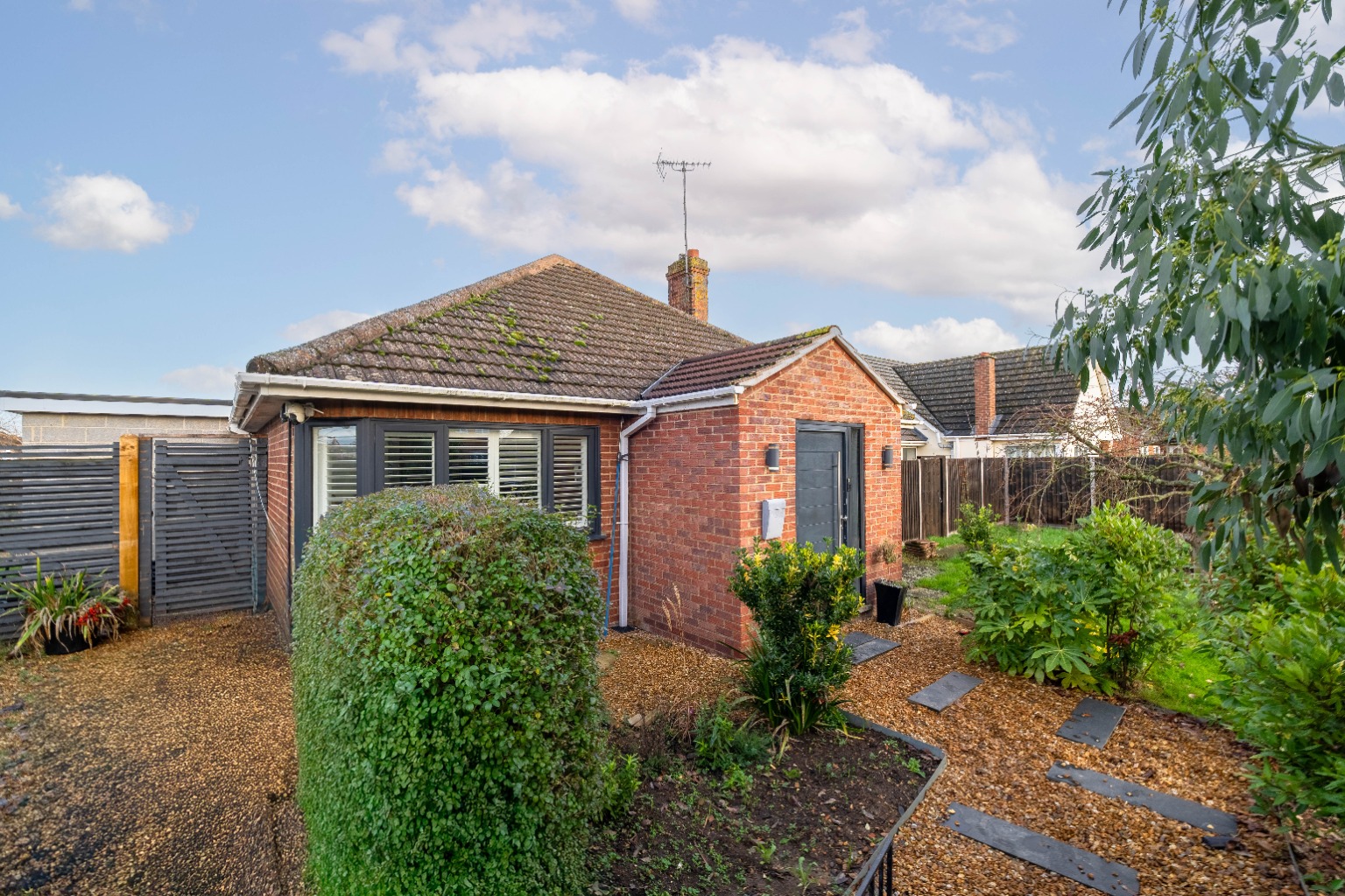 2 bed detached bungalow for sale in Glatton Road, Huntingdon 17