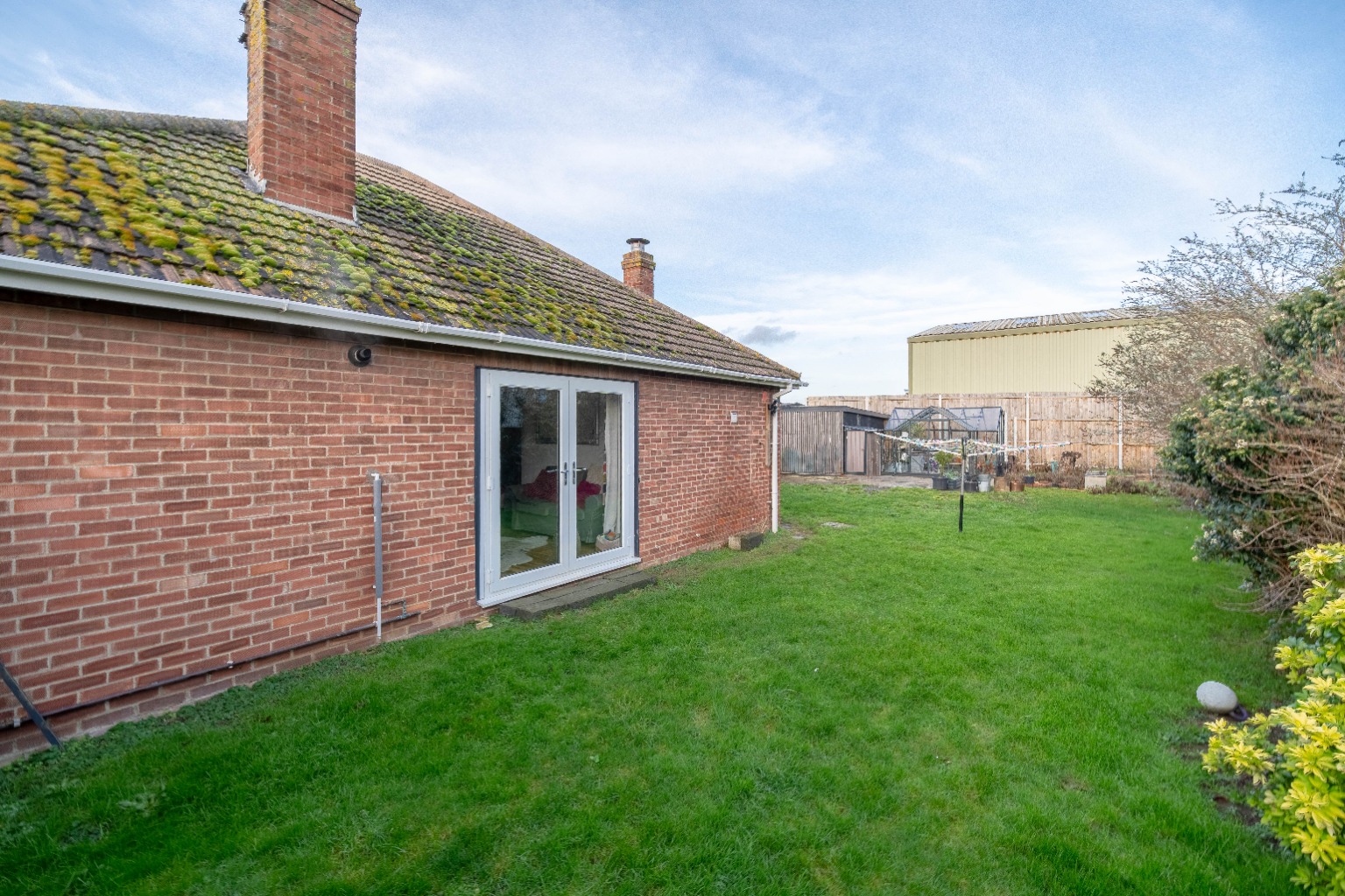 2 bed detached bungalow for sale in Glatton Road, Huntingdon  - Property Image 19