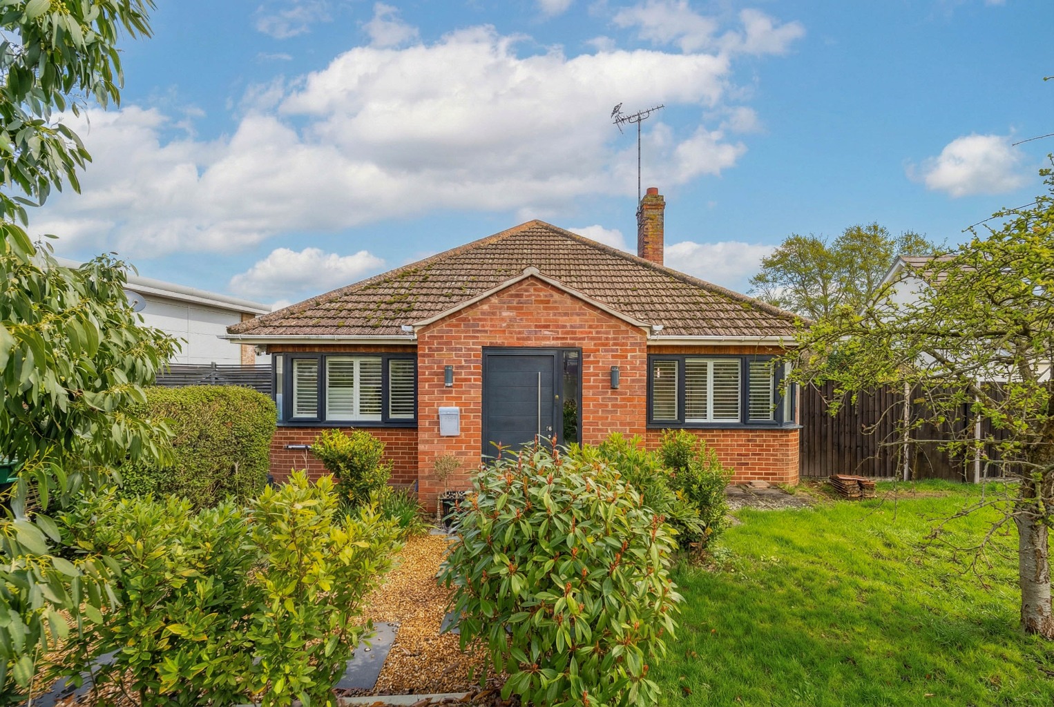 2 bed detached bungalow for sale in Glatton Road, Huntingdon - Property Image 1