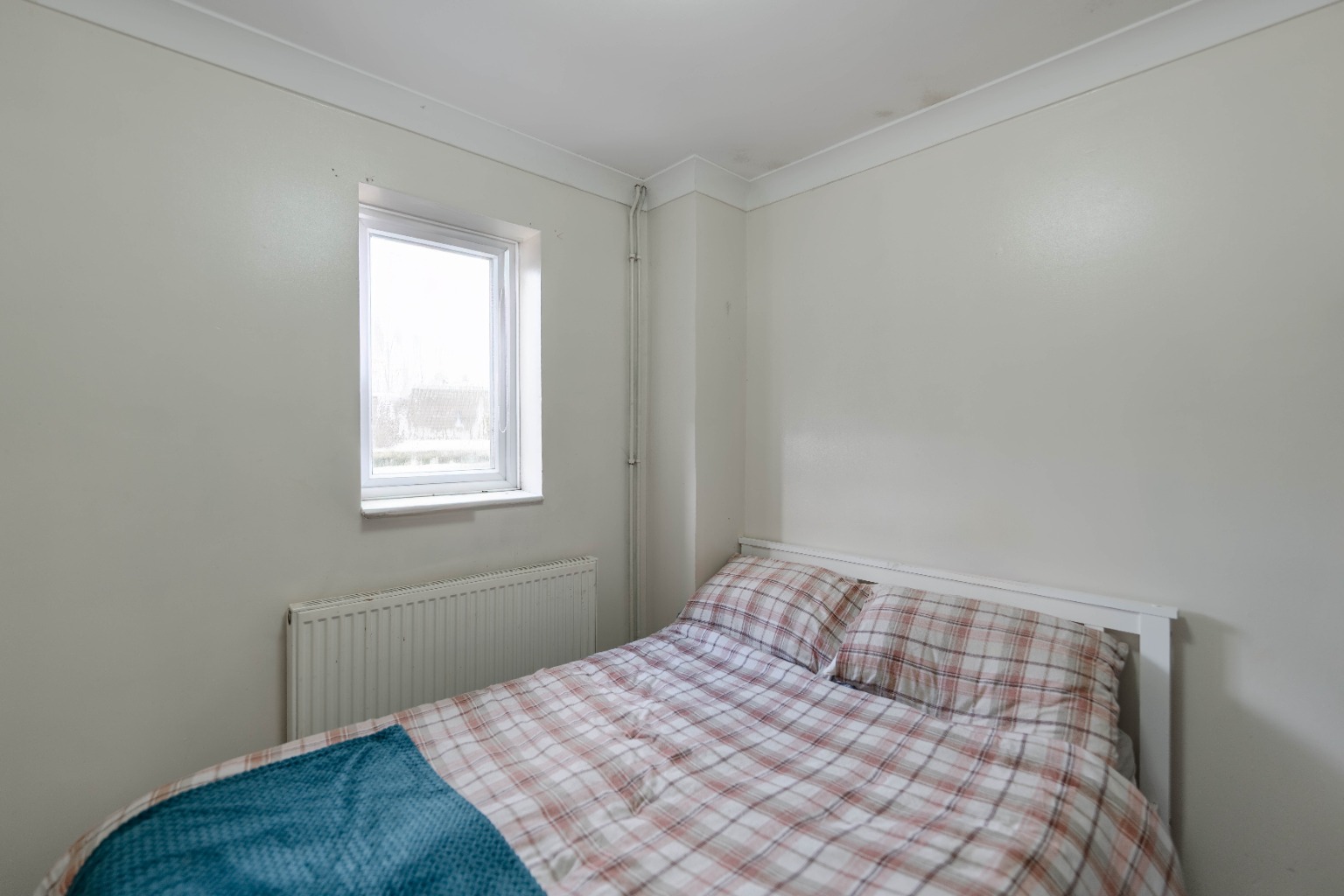 1 bed flat for sale in Windsor Gardens, Cambridgeshire 5