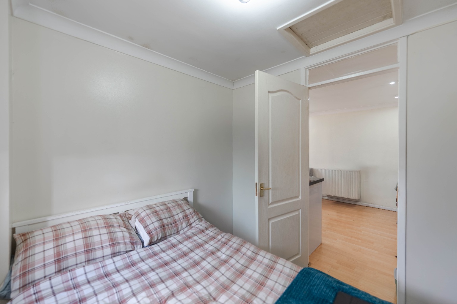 1 bed flat for sale in Windsor Gardens, Cambridgeshire 4