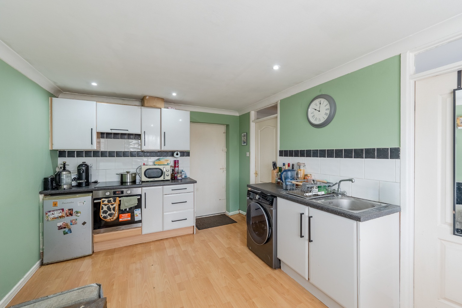 1 bed flat for sale in Windsor Gardens, Cambridgeshire 4