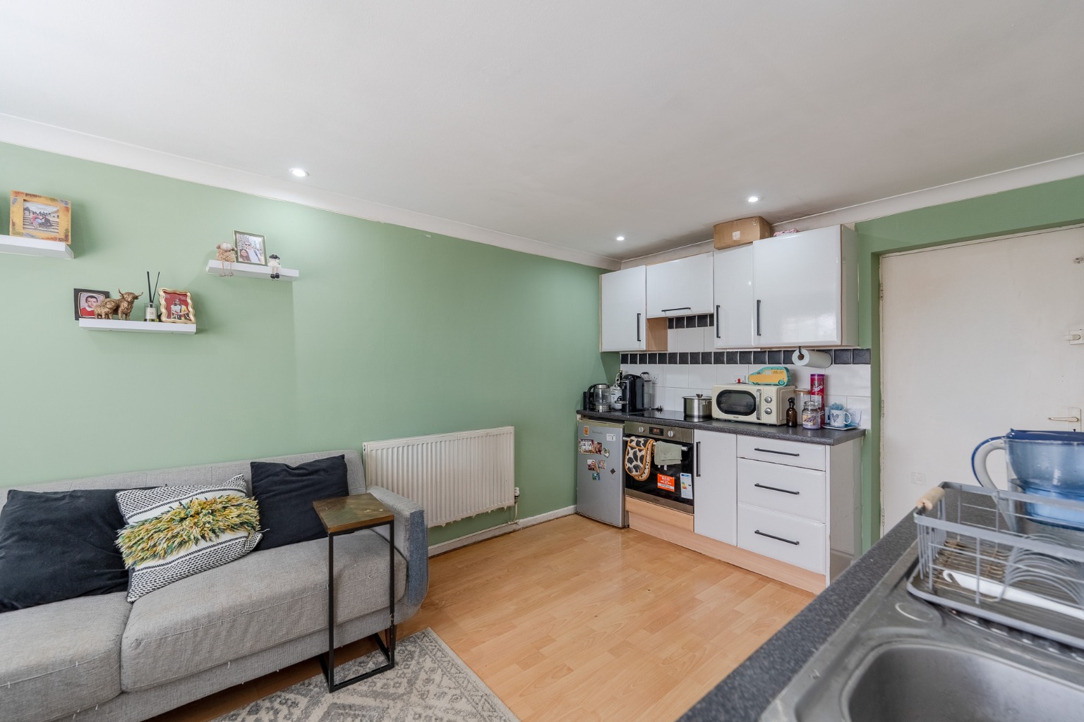 1 bed flat for sale in Windsor Gardens, Cambridgeshire 3