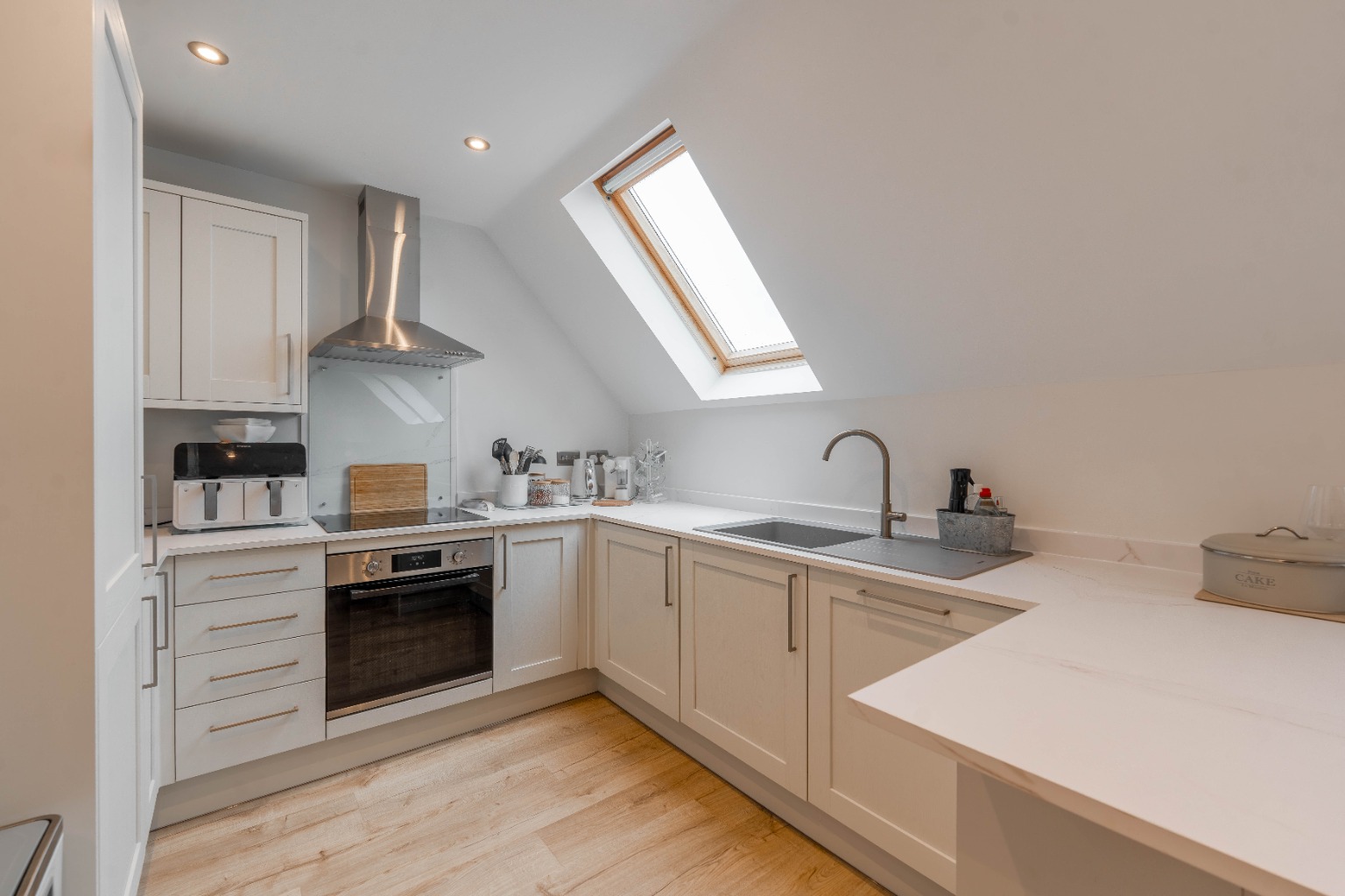 2 bed penthouse for sale in Stokes Drive, Huntingdon 5