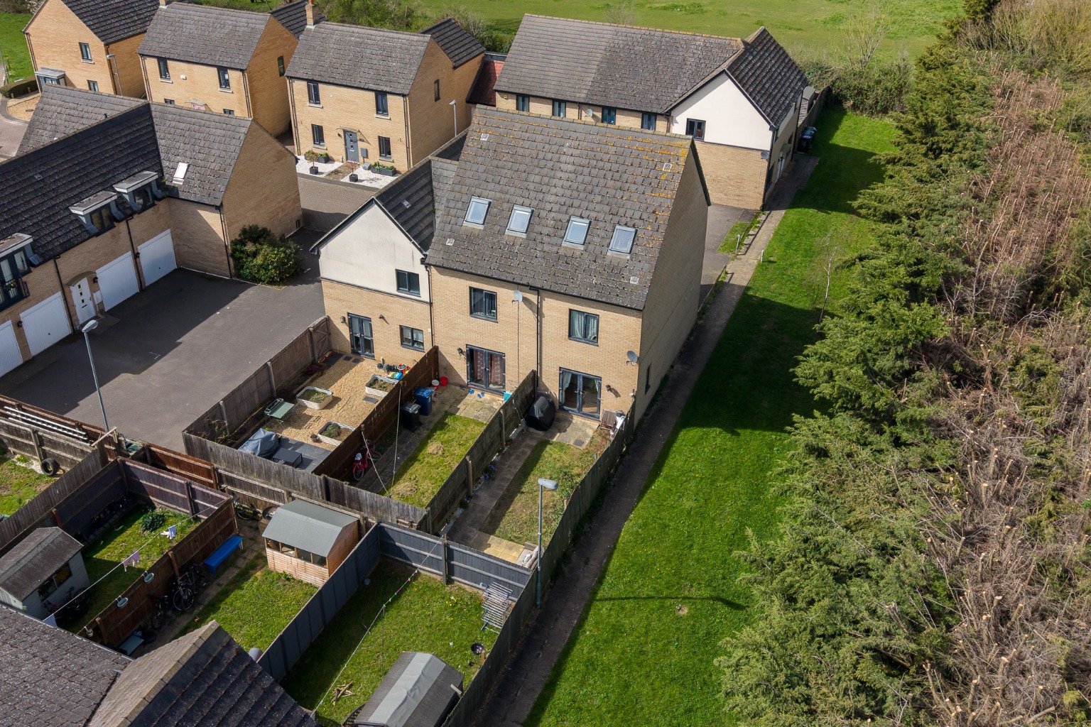 3 bed semi-detached house for sale in Dunnock Way, St. Ives 1