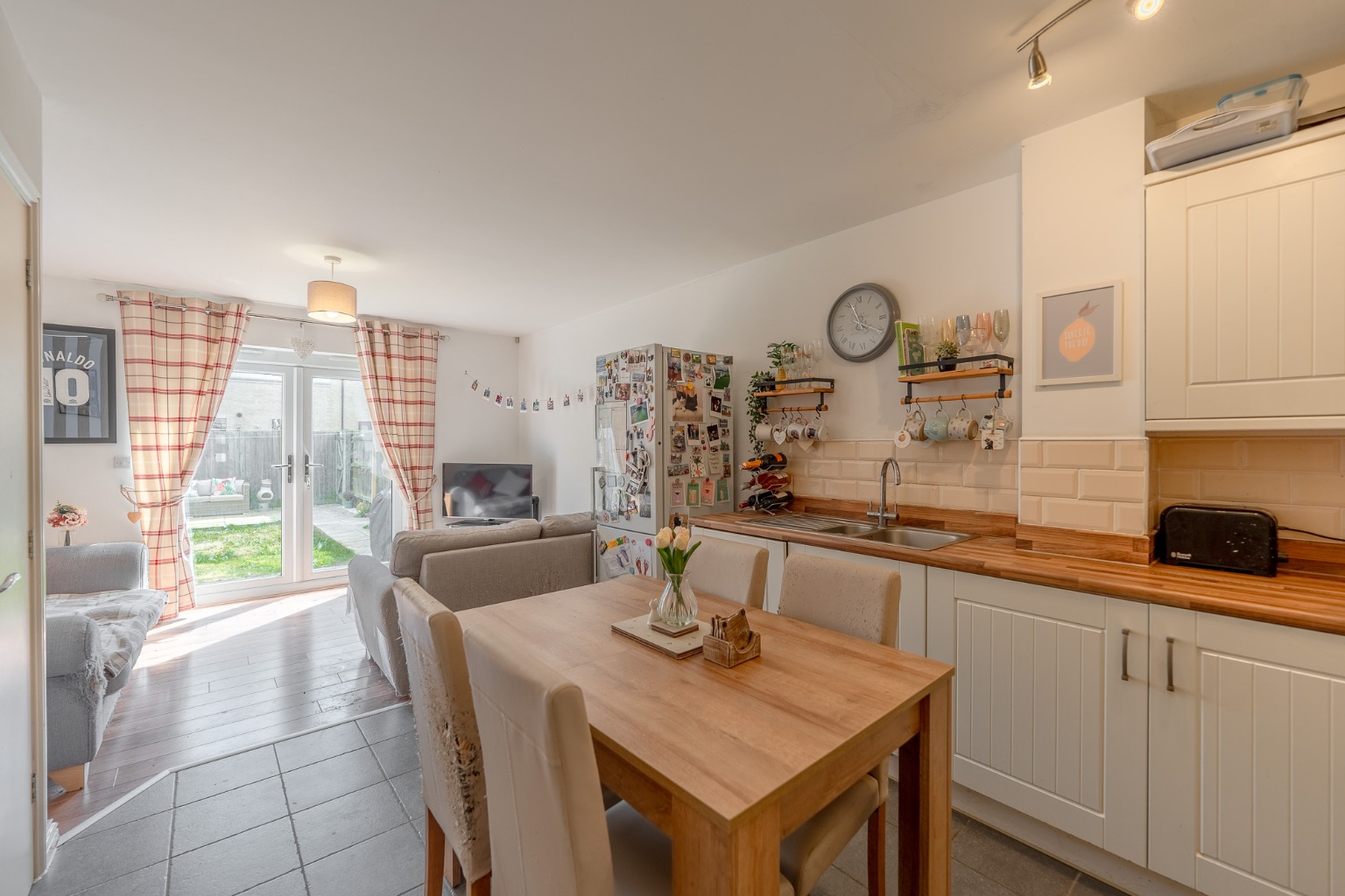 3 bed semi-detached house for sale in Dunnock Way, St. Ives  - Property Image 4