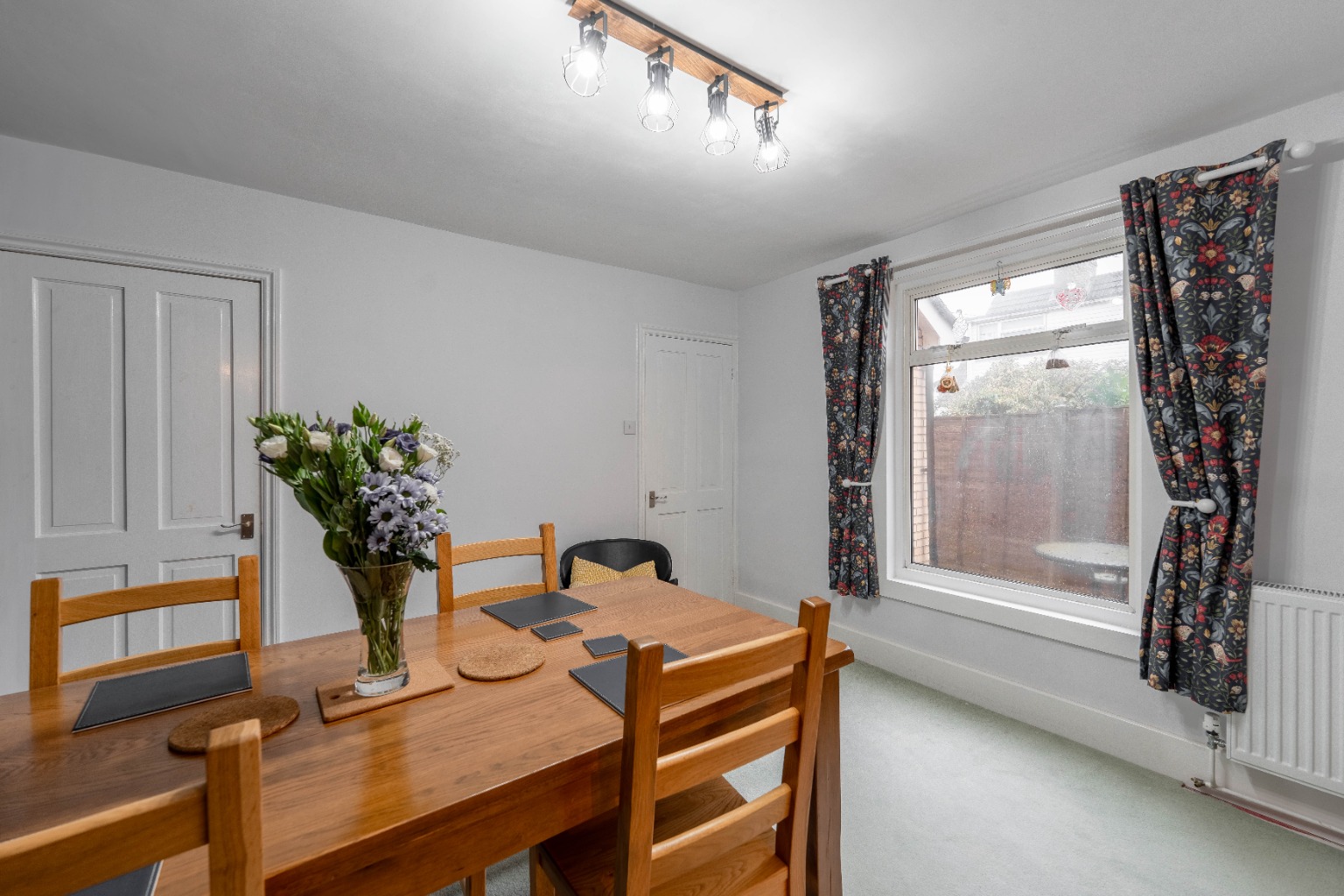 4 bed semi-detached house for sale in Earith Road, Huntingdon  - Property Image 5