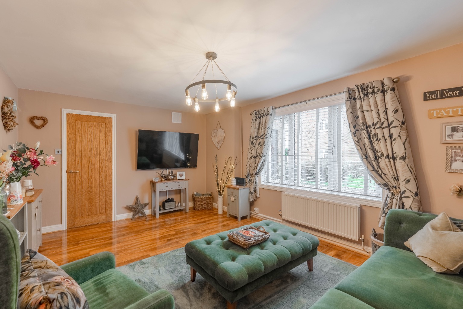 4 bed semi-detached house for sale in Flaxen Walk, Cambridgeshire  - Property Image 3