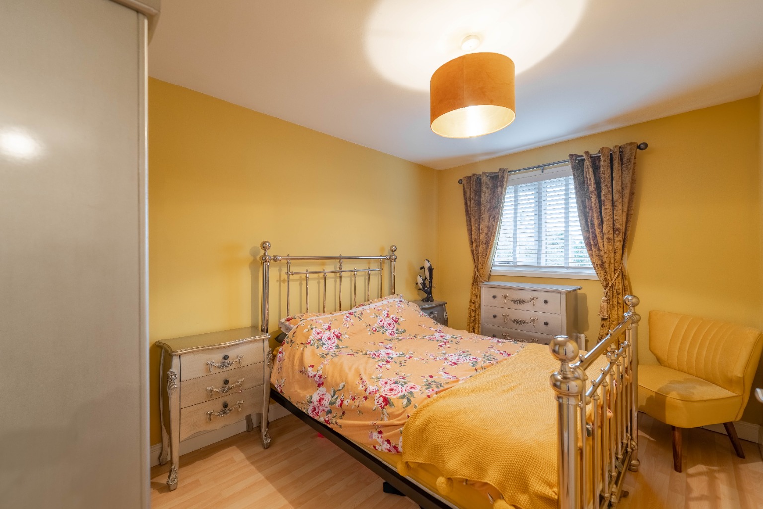 4 bed semi-detached house for sale in Flaxen Walk, Cambridgeshire  - Property Image 9