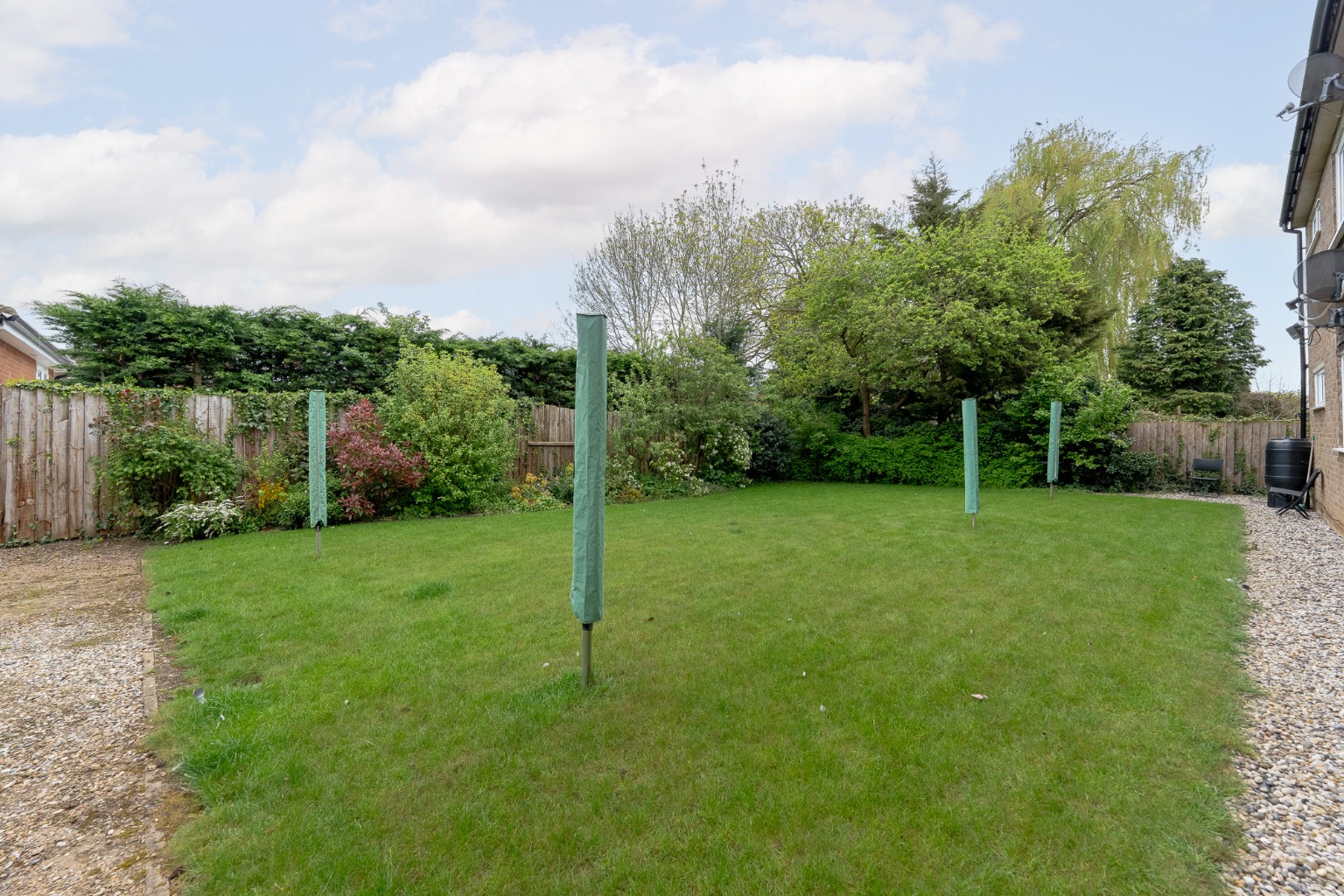 2 bed ground floor flat for sale in Warren Road, St. Ives  - Property Image 4