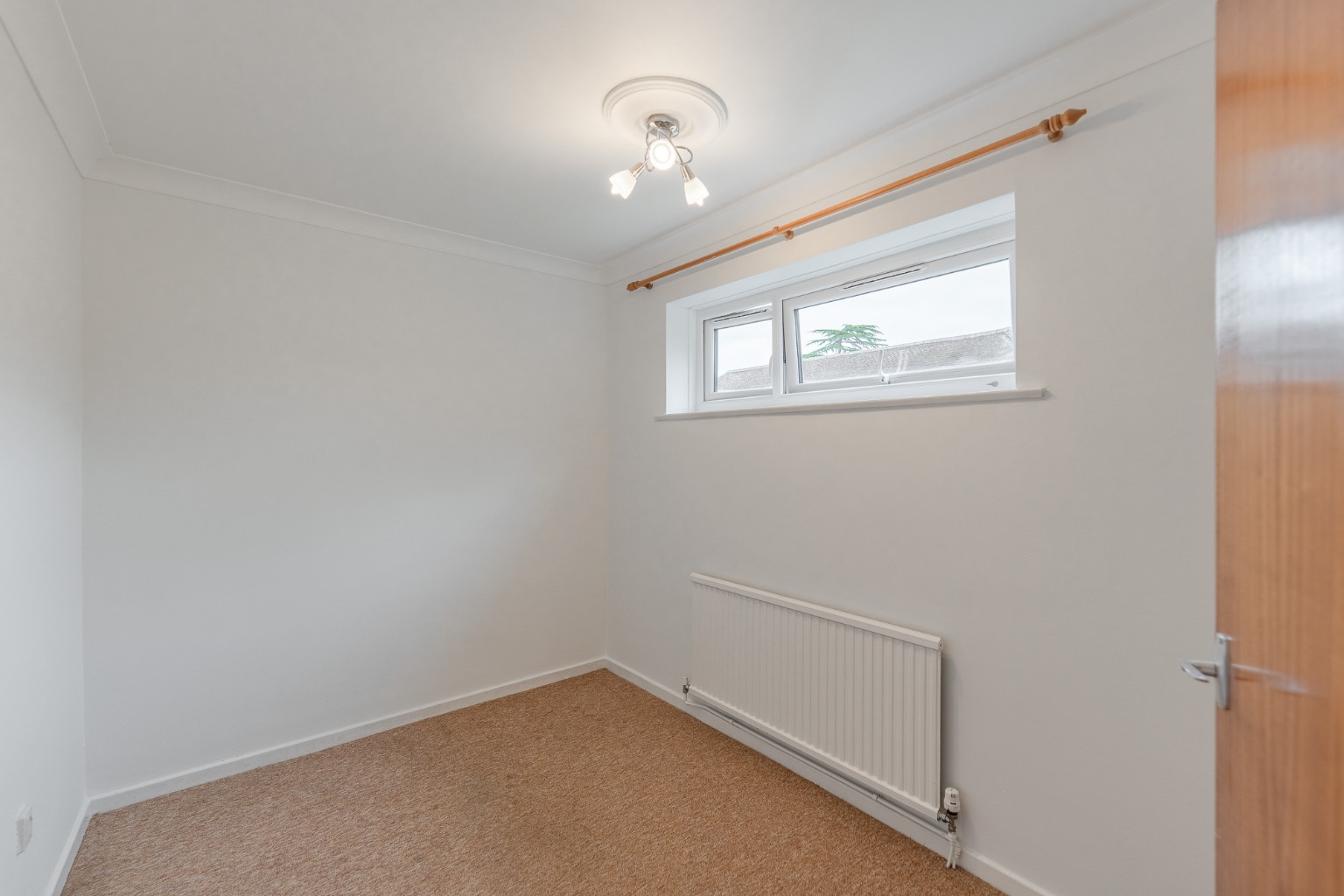 2 bed ground floor flat for sale in Warren Road, St. Ives  - Property Image 9