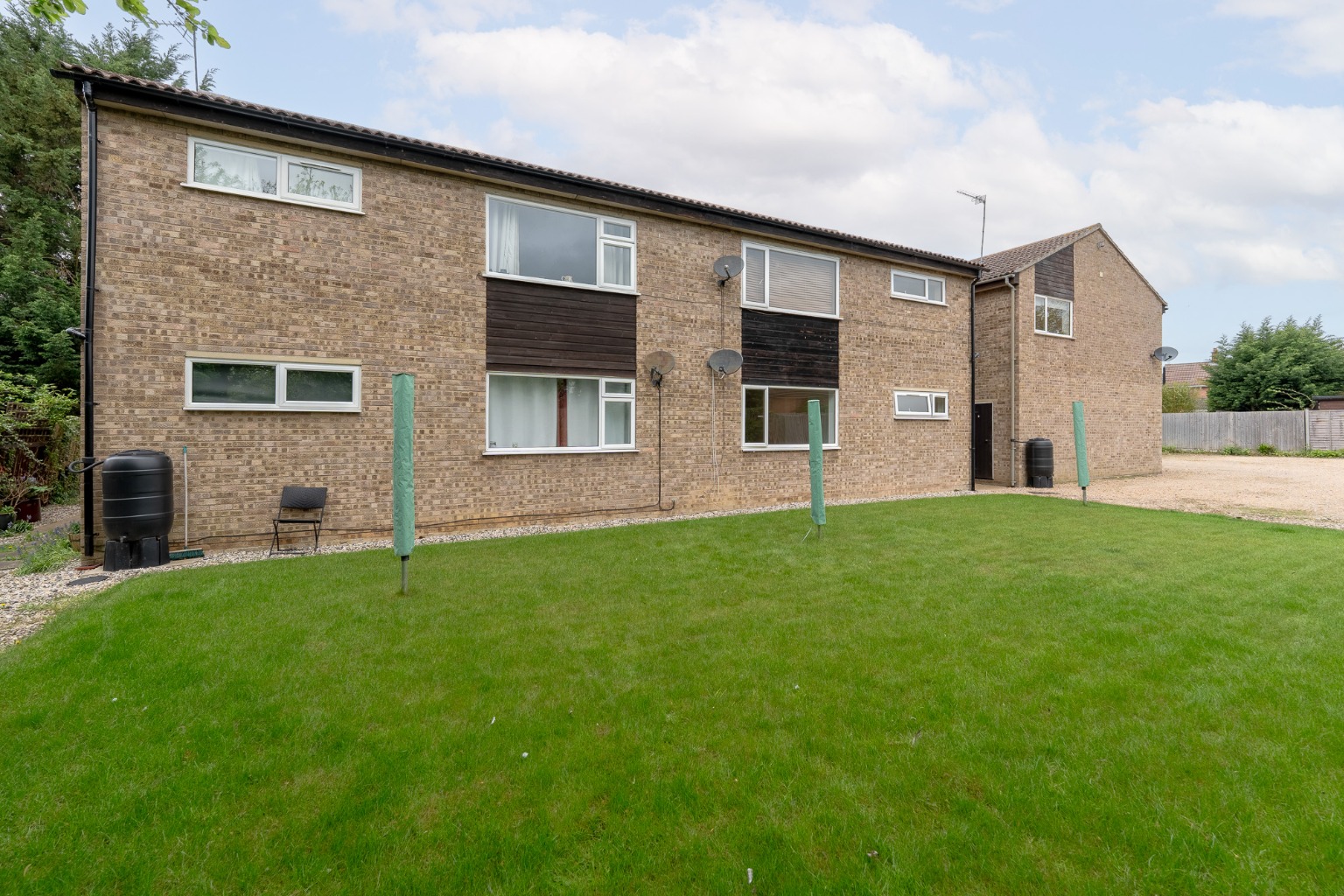 2 bed ground floor flat for sale in Warren Road, St. Ives  - Property Image 11