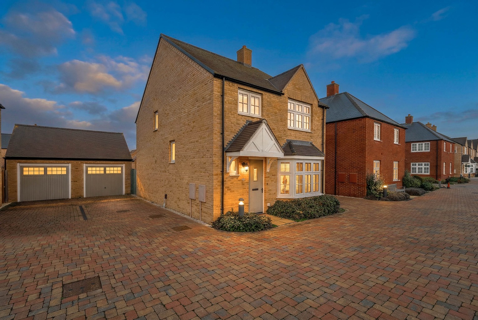 4 bed detached house for sale in Tiptoff Close, Cambridgeshire  - Property Image 19