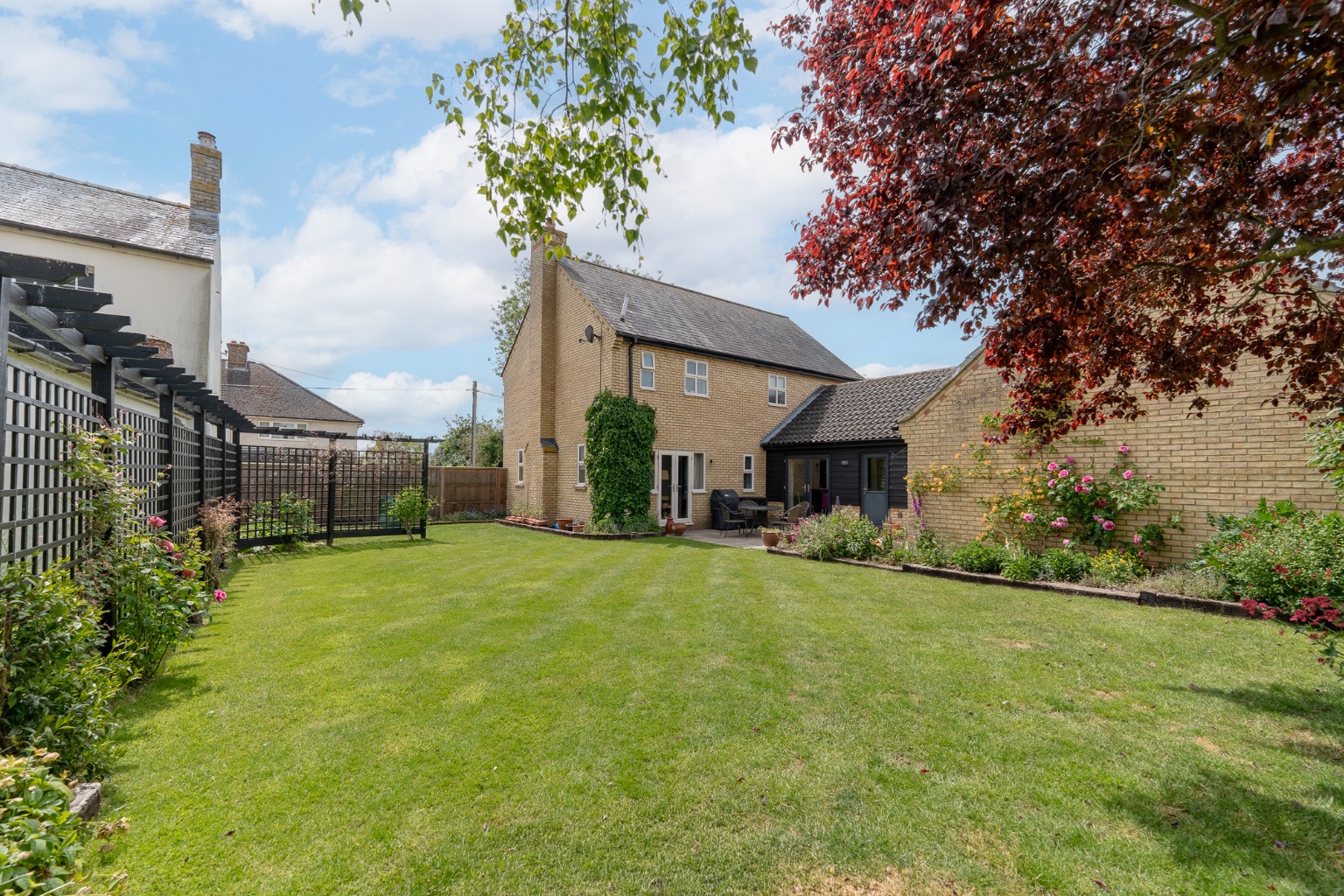 4 bed detached house for sale in South Street, Huntingdon 1