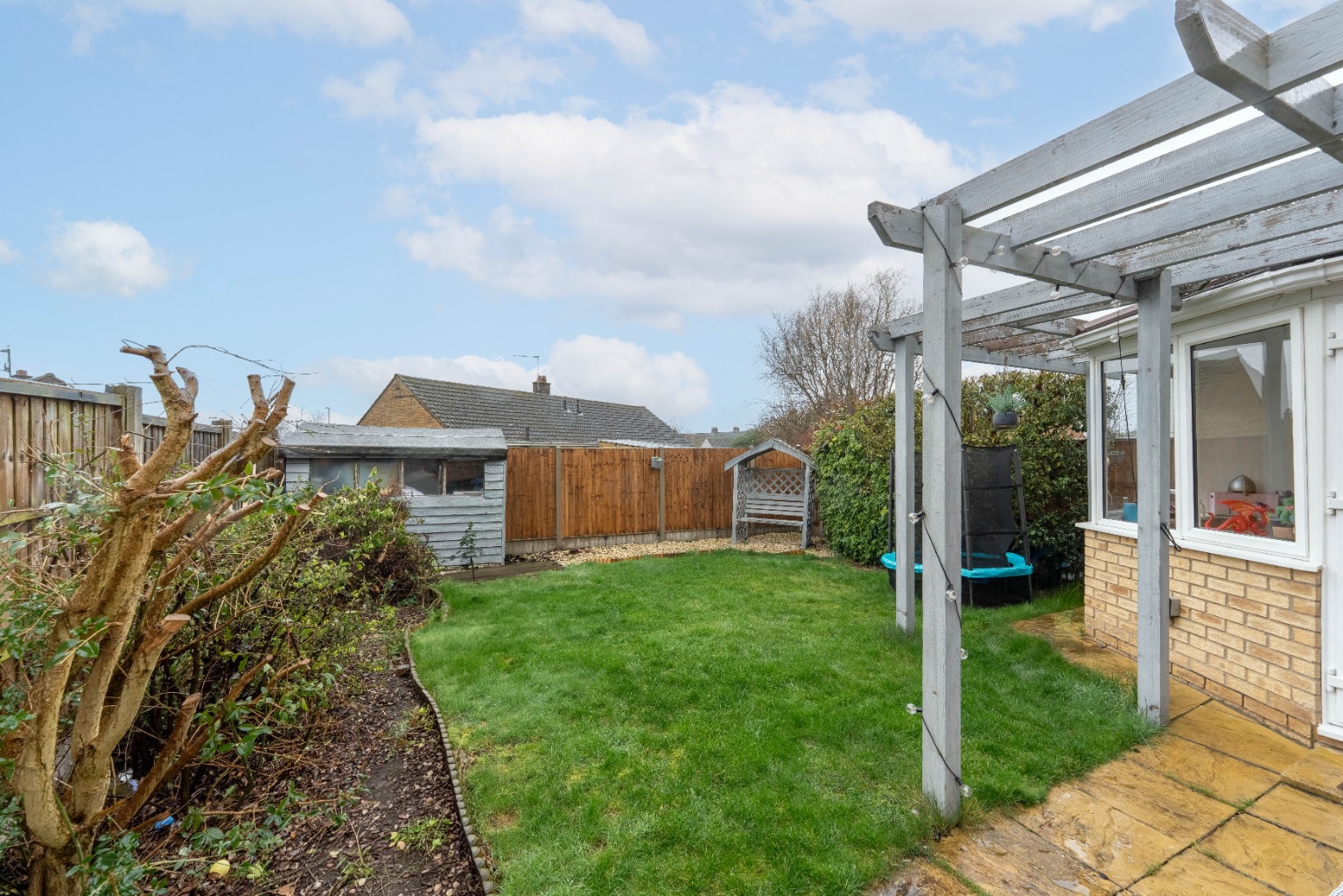 3 bed link detached house for sale in Hillfield, Huntingdon 18