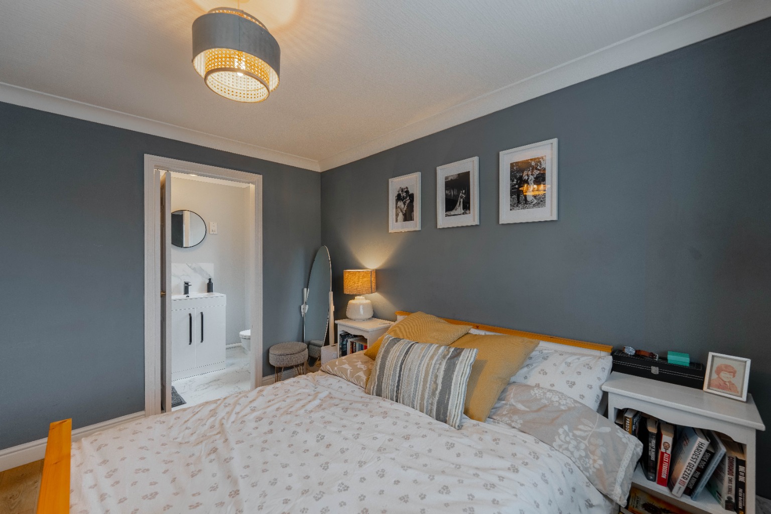 3 bed link detached house for sale in Hillfield, Huntingdon 13