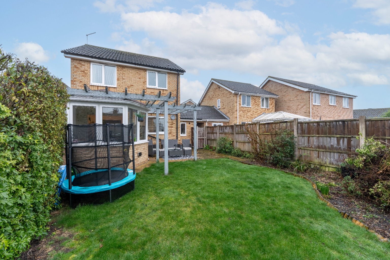 3 bed link detached house for sale in Hillfield, Huntingdon 20