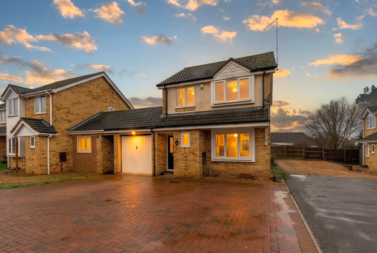 3 bed link detached house for sale in Hillfield, Huntingdon 23