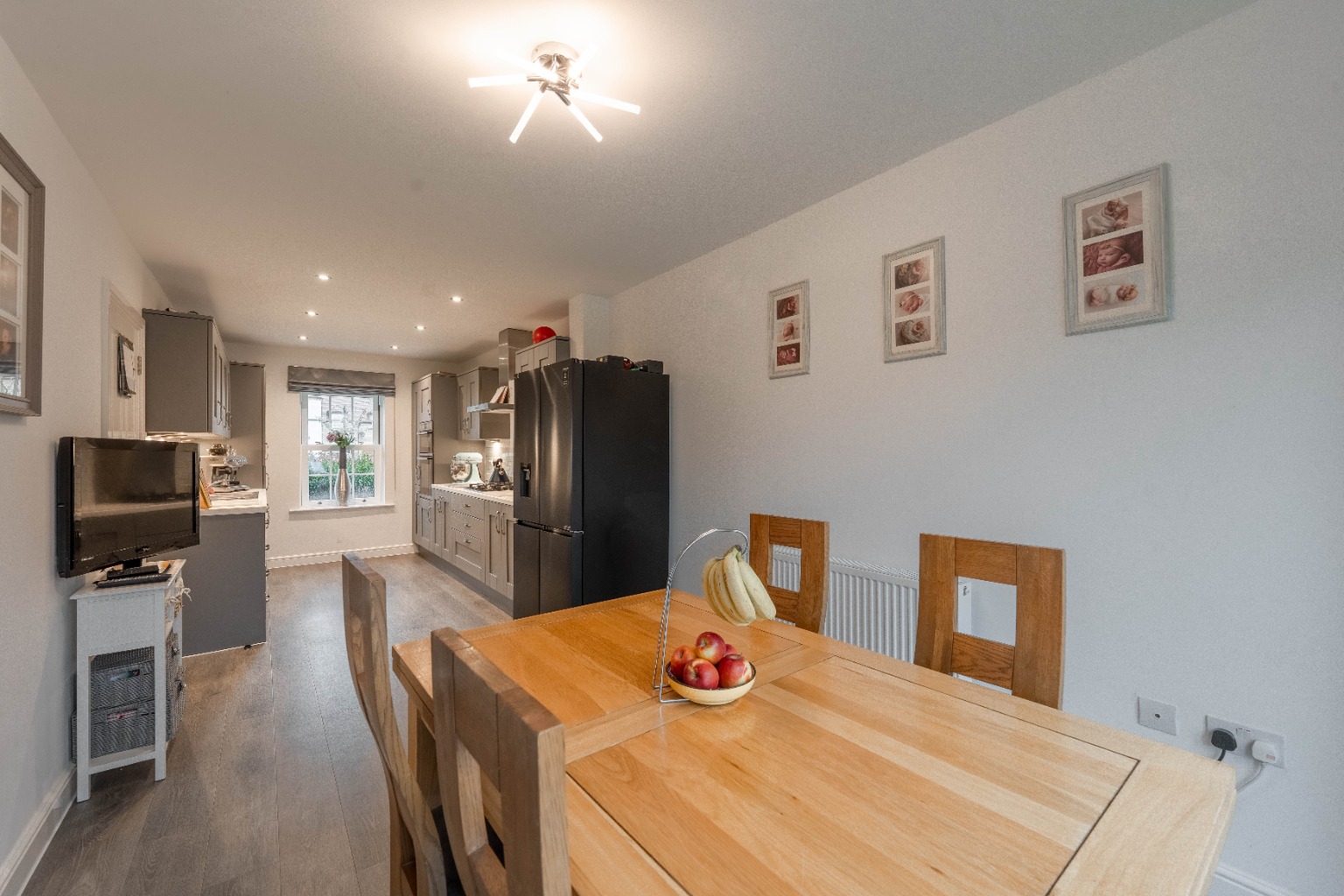 3 bed town house for sale in Blaine Road, Cambridgeshire  - Property Image 5