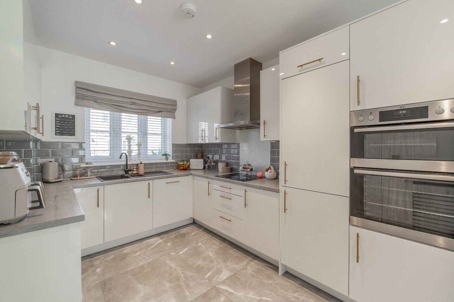 4 bed detached house for sale in Lesley Way, Cambridgeshire  - Property Image 8