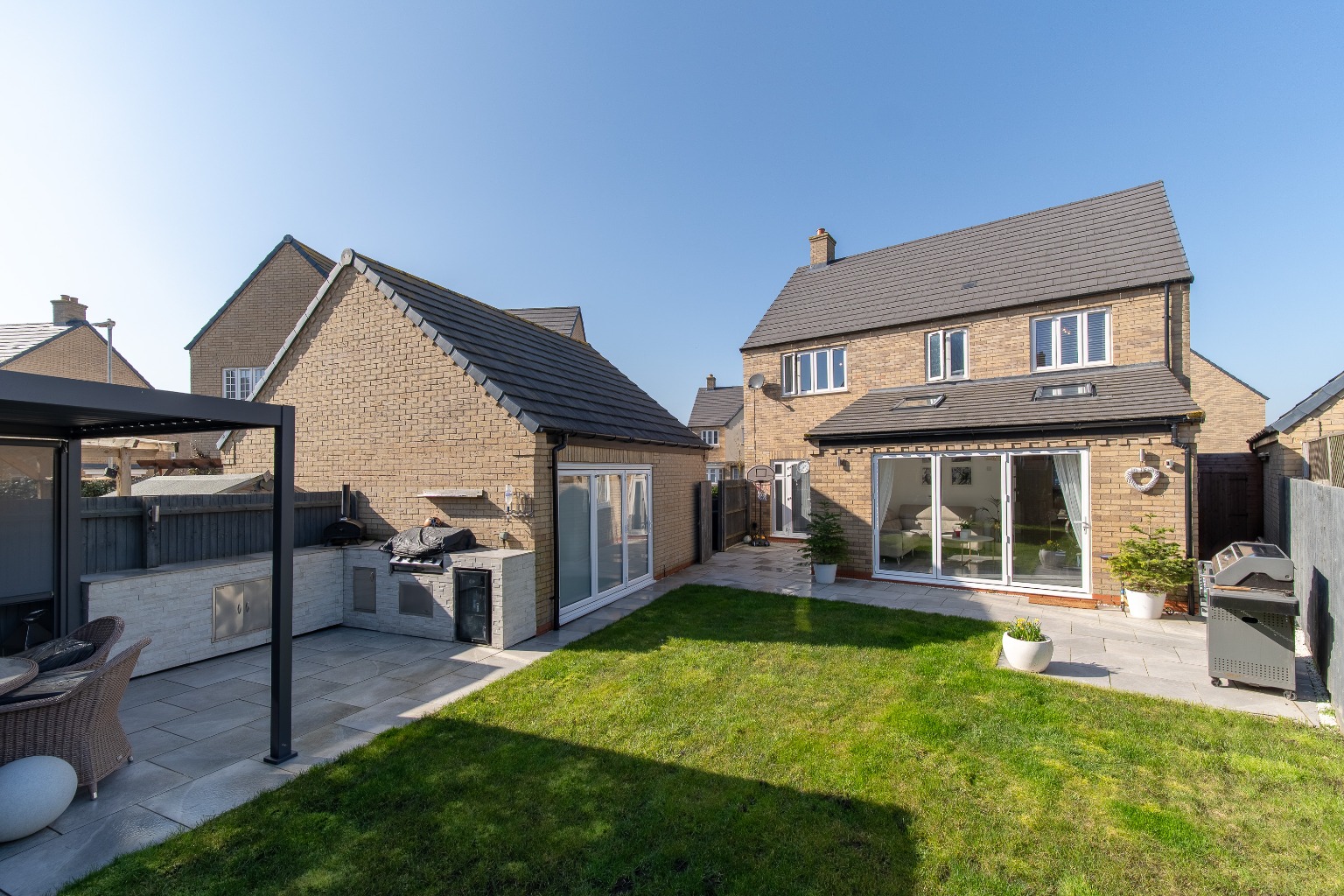 4 bed detached house for sale in Lesley Way, Cambridgeshire 3