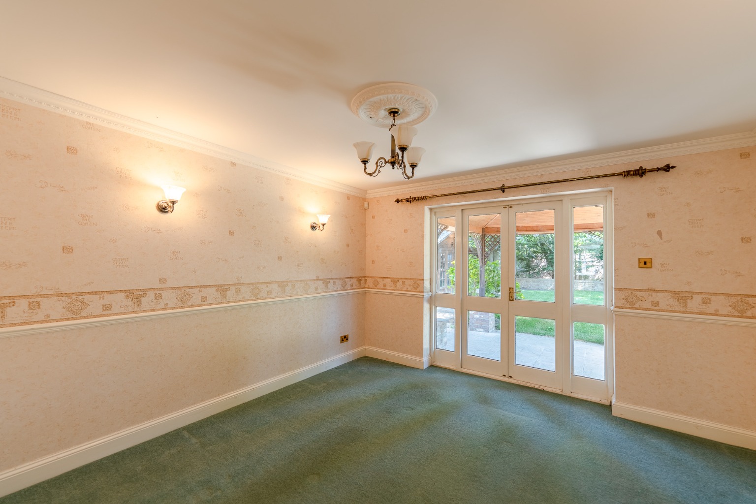 5 bed detached house for sale in Hammond Way, Huntingdon 9