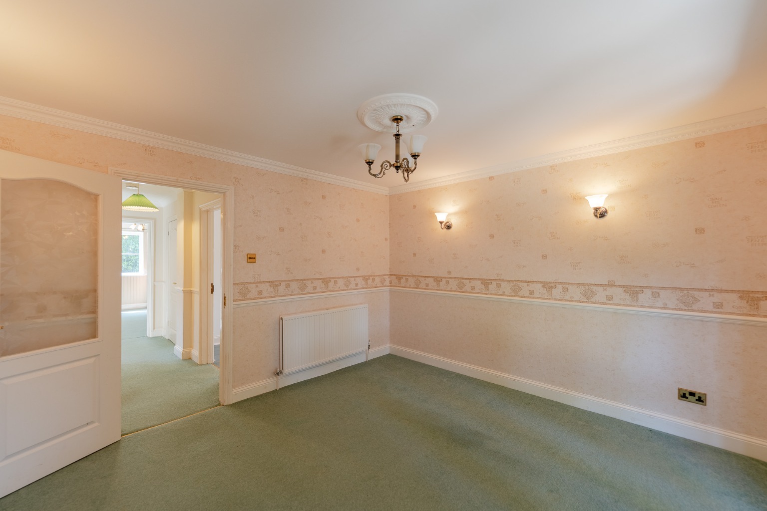 5 bed detached house for sale in Hammond Way, Huntingdon  - Property Image 9