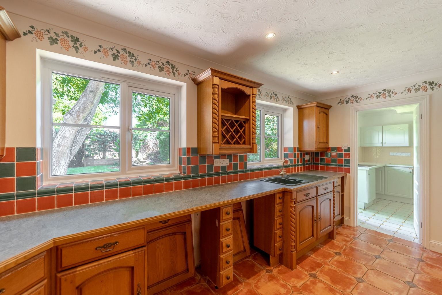 5 bed detached house for sale in Hammond Way, Huntingdon  - Property Image 5
