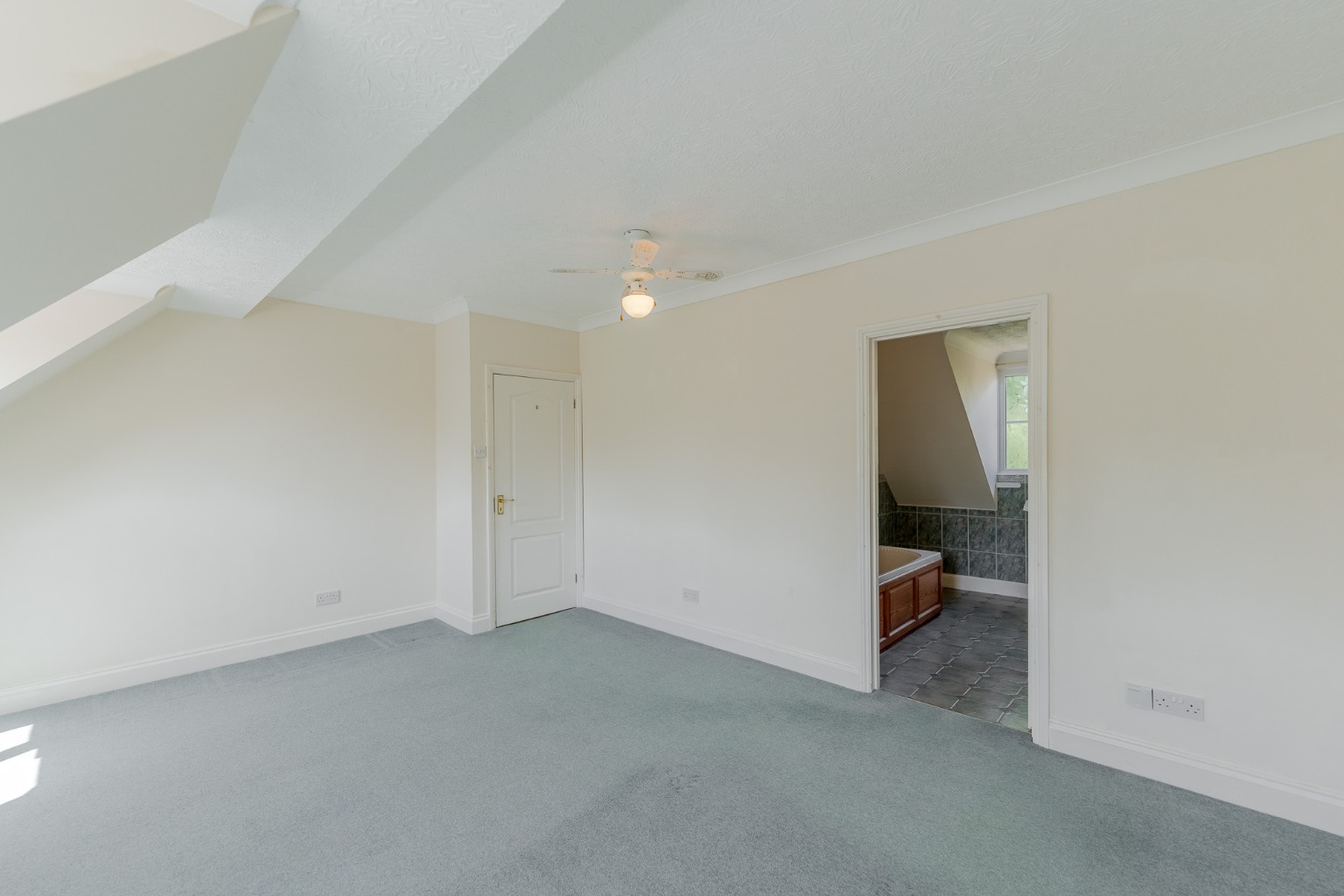 5 bed detached house for sale in Hammond Way, Huntingdon 13