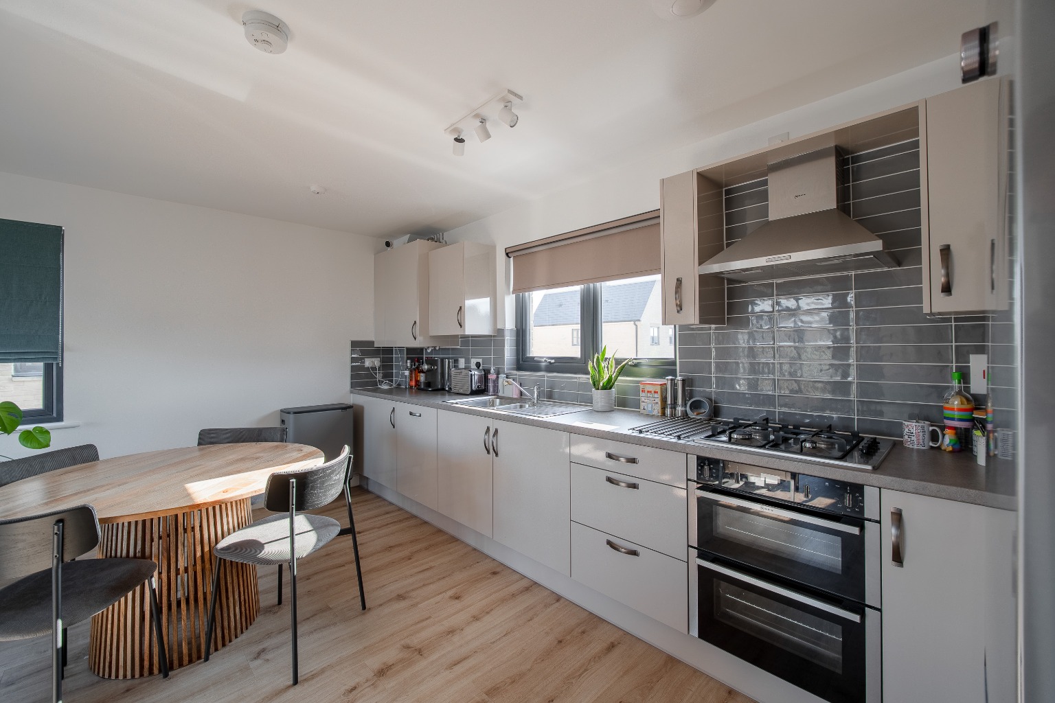 2 bed flat for sale in Cartwright Close, Cambridgeshire  - Property Image 2