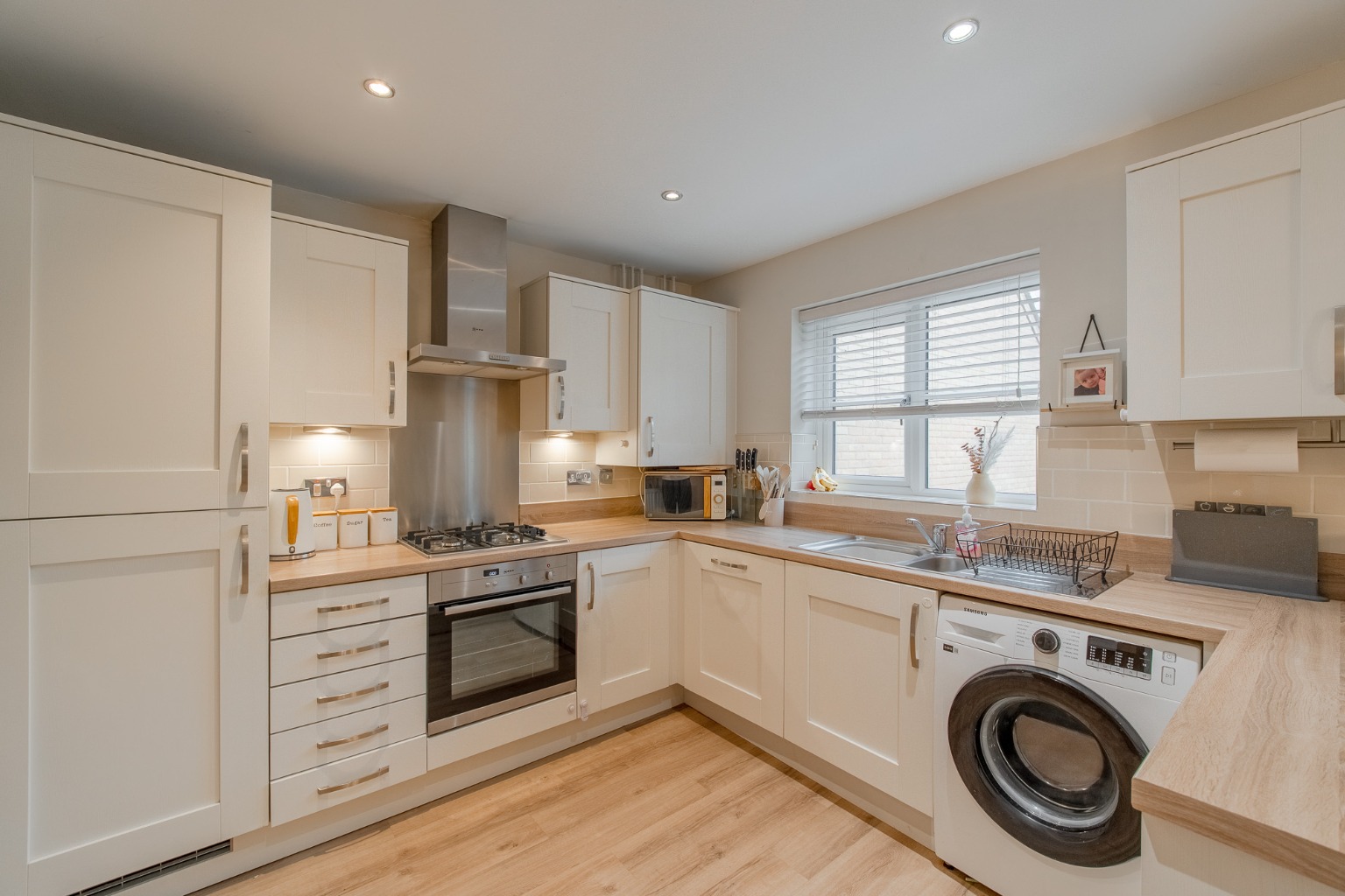 3 bed detached house for sale in Carnaile Road, Huntingdon 4