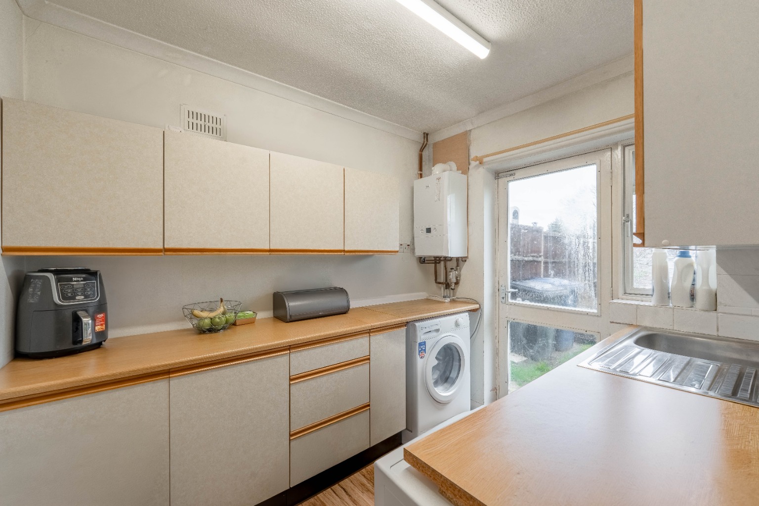 3 bed link detached house for sale in St Marys, Cambridgeshire  - Property Image 8