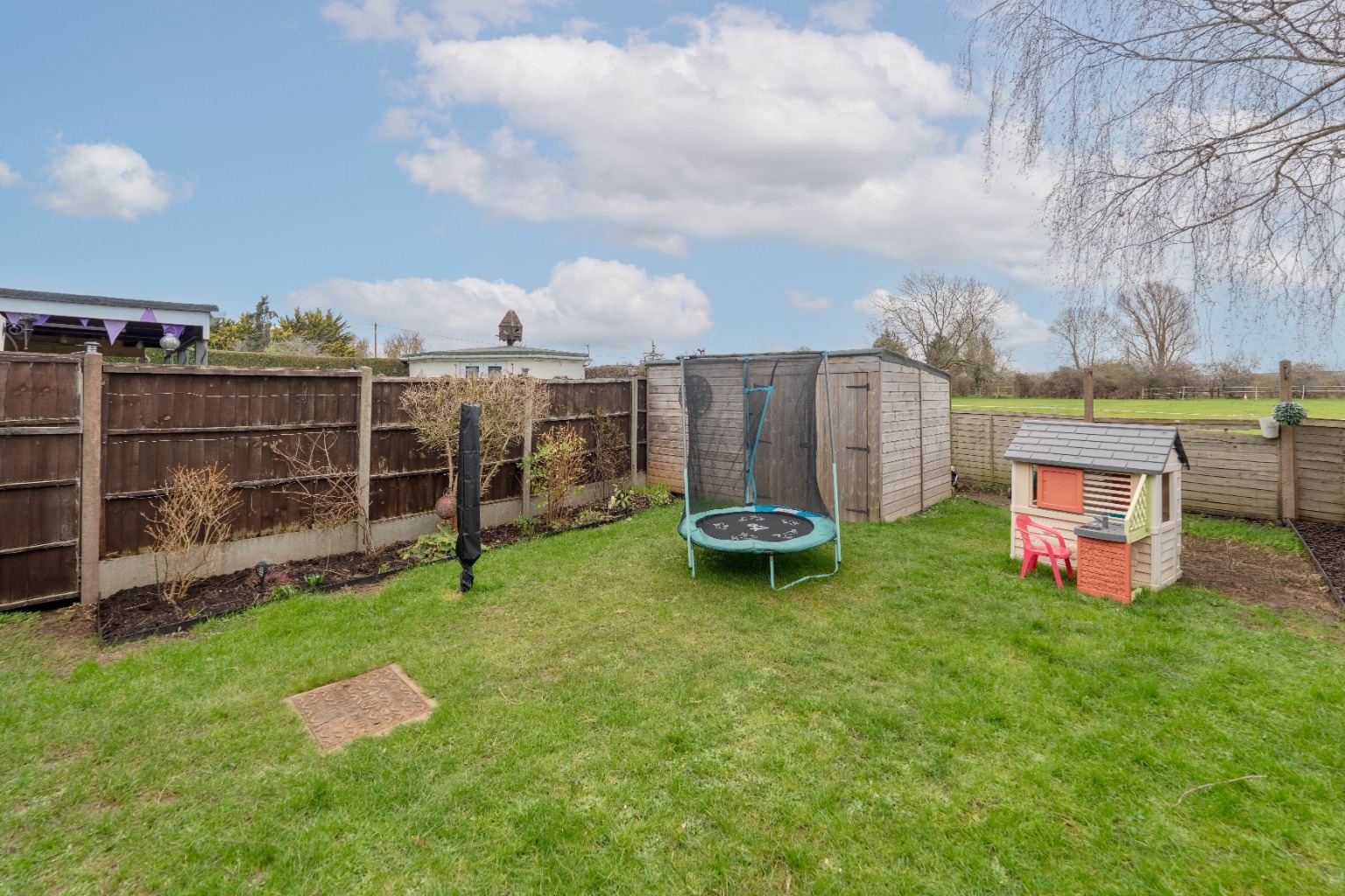 3 bed link detached house for sale in St Marys, Cambridgeshire  - Property Image 4