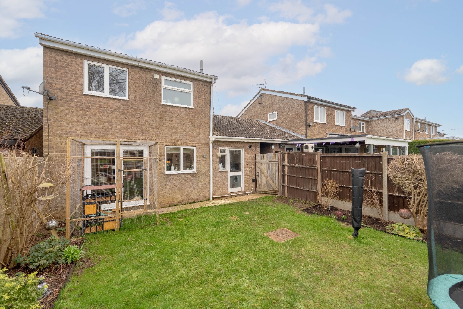 3 bed link detached house for sale in St Marys, Cambridgeshire  - Property Image 14