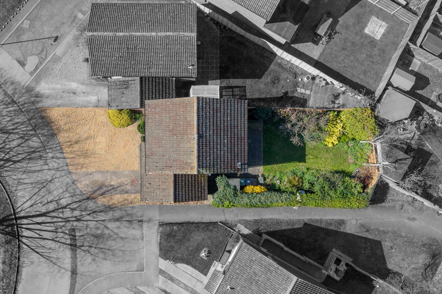 3 bed link detached house for sale in The Paddock, Huntingdon 13