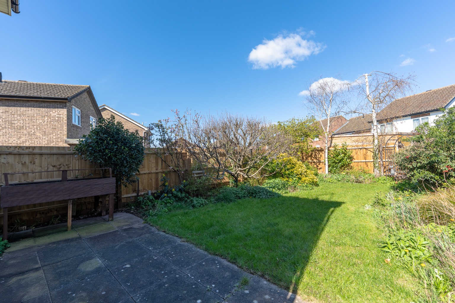 3 bed link detached house for sale in The Paddock, Huntingdon 11