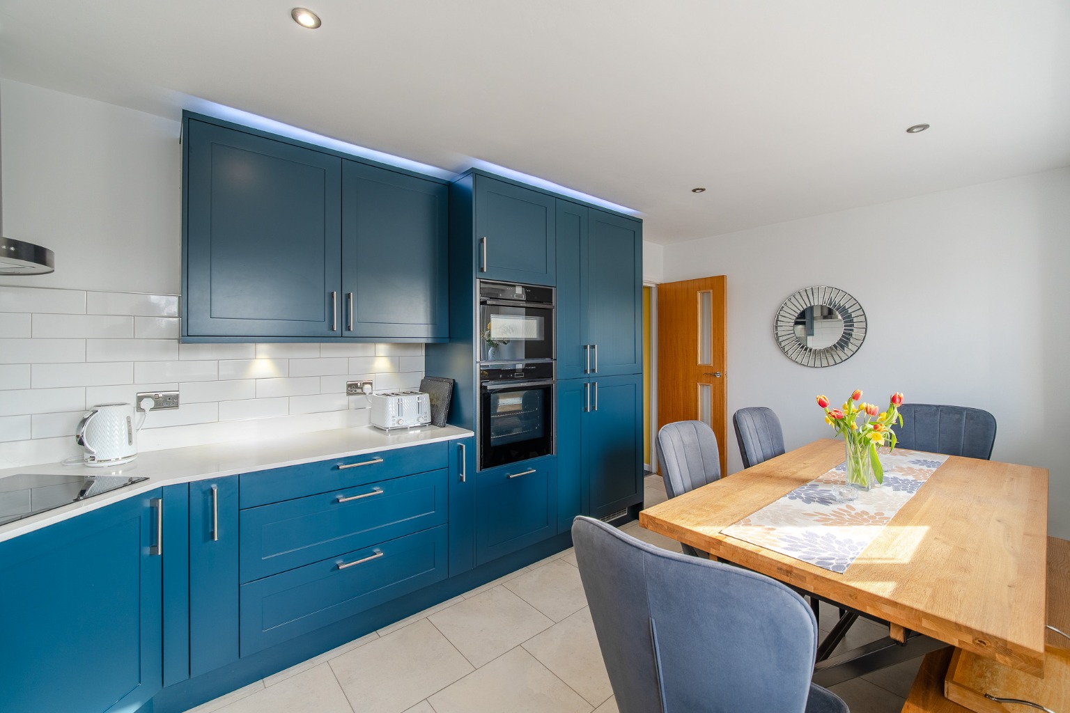 3 bed semi-detached house for sale in Loxley Green, Huntingdon  - Property Image 2