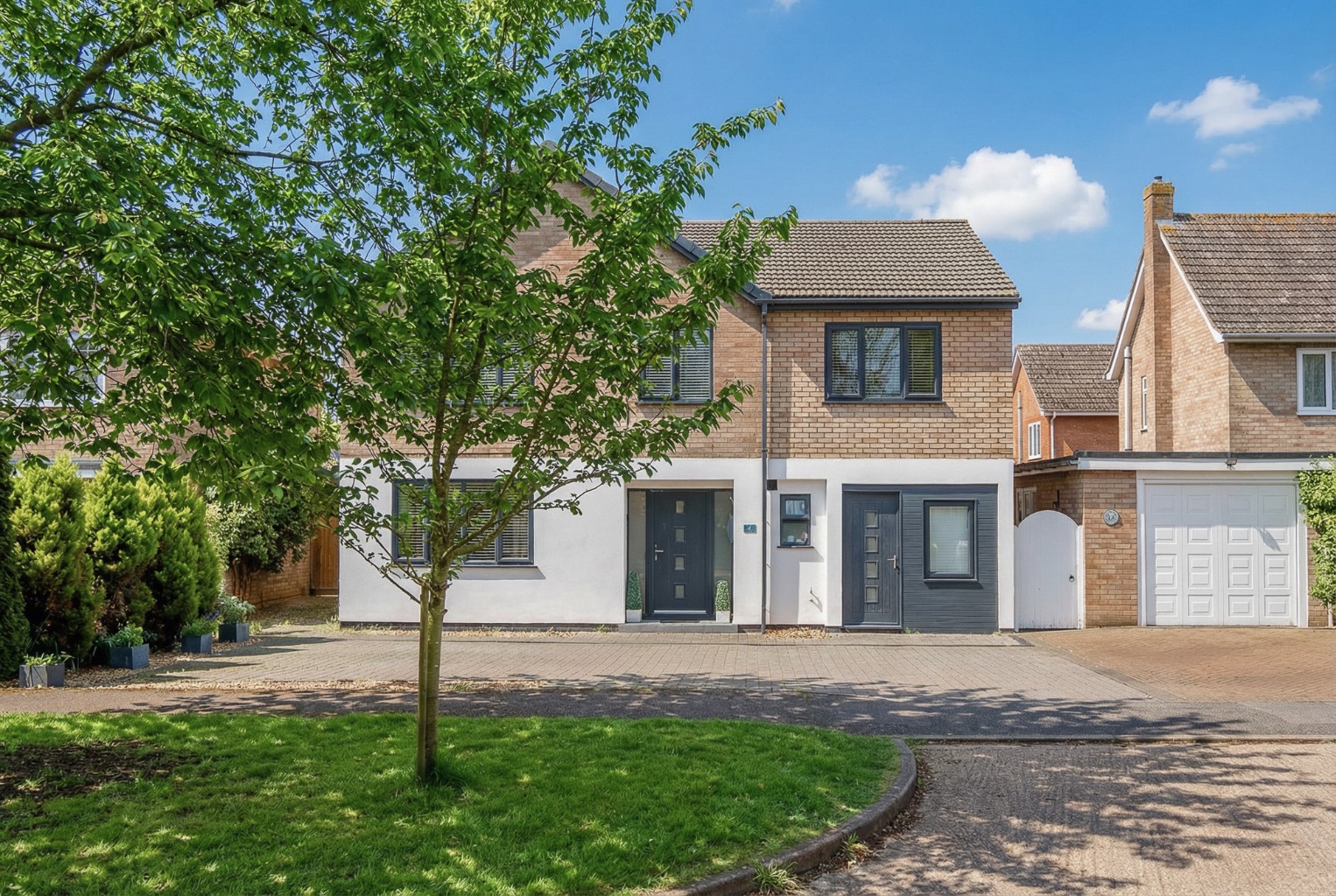 5 bed detached house for sale in Budge Close, Cambridgeshire - Property Image 1