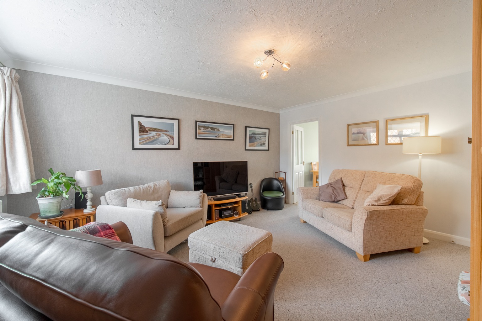 3 bed link detached house for sale in Hamden Way, Cambridgeshire 4